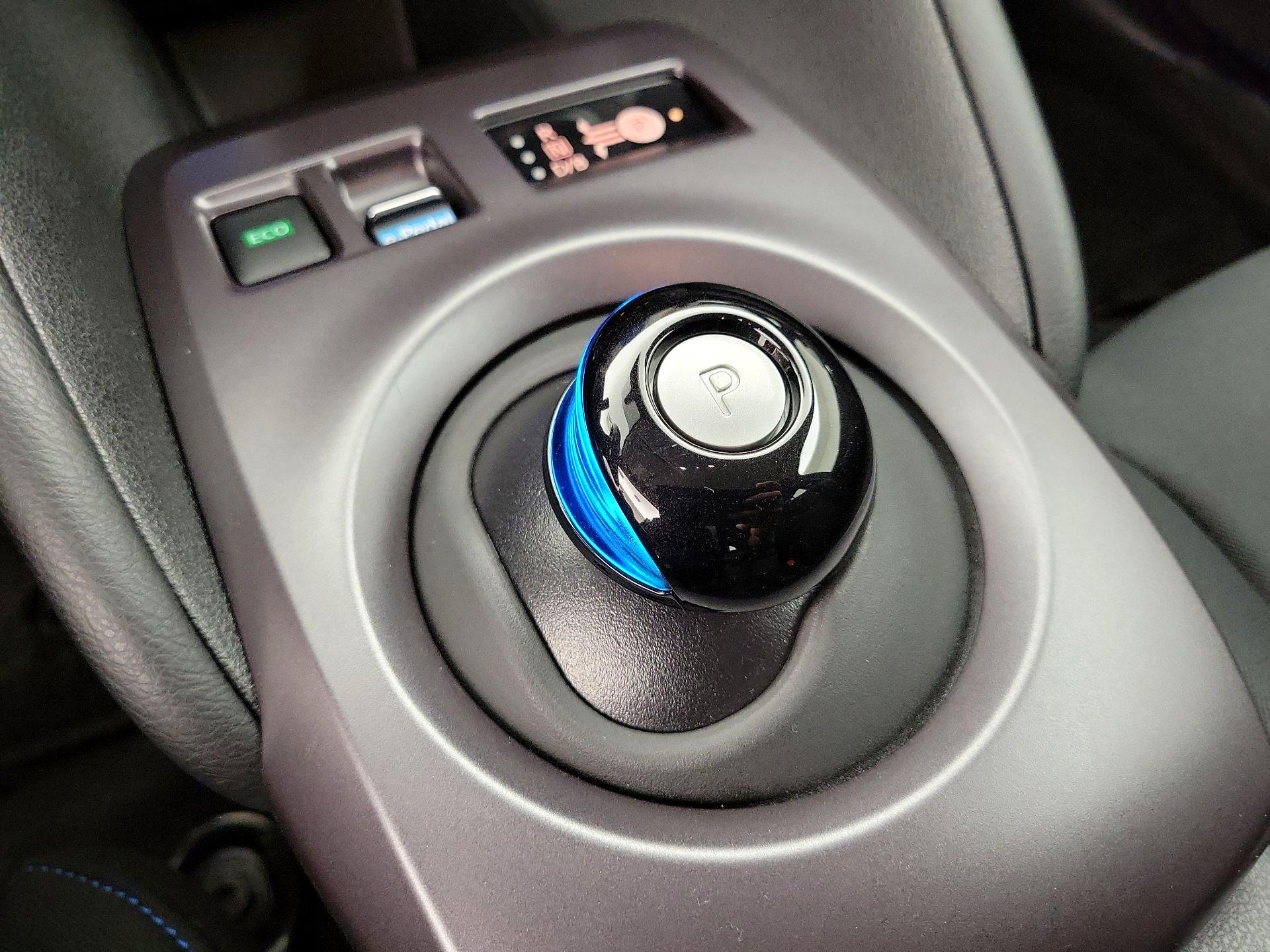 Thumbnail: 2025 Nissan Leaf - 17