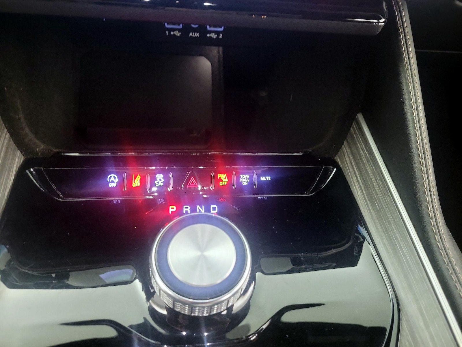 2024 Jeep Wagoneer L Series II - Photo 17
