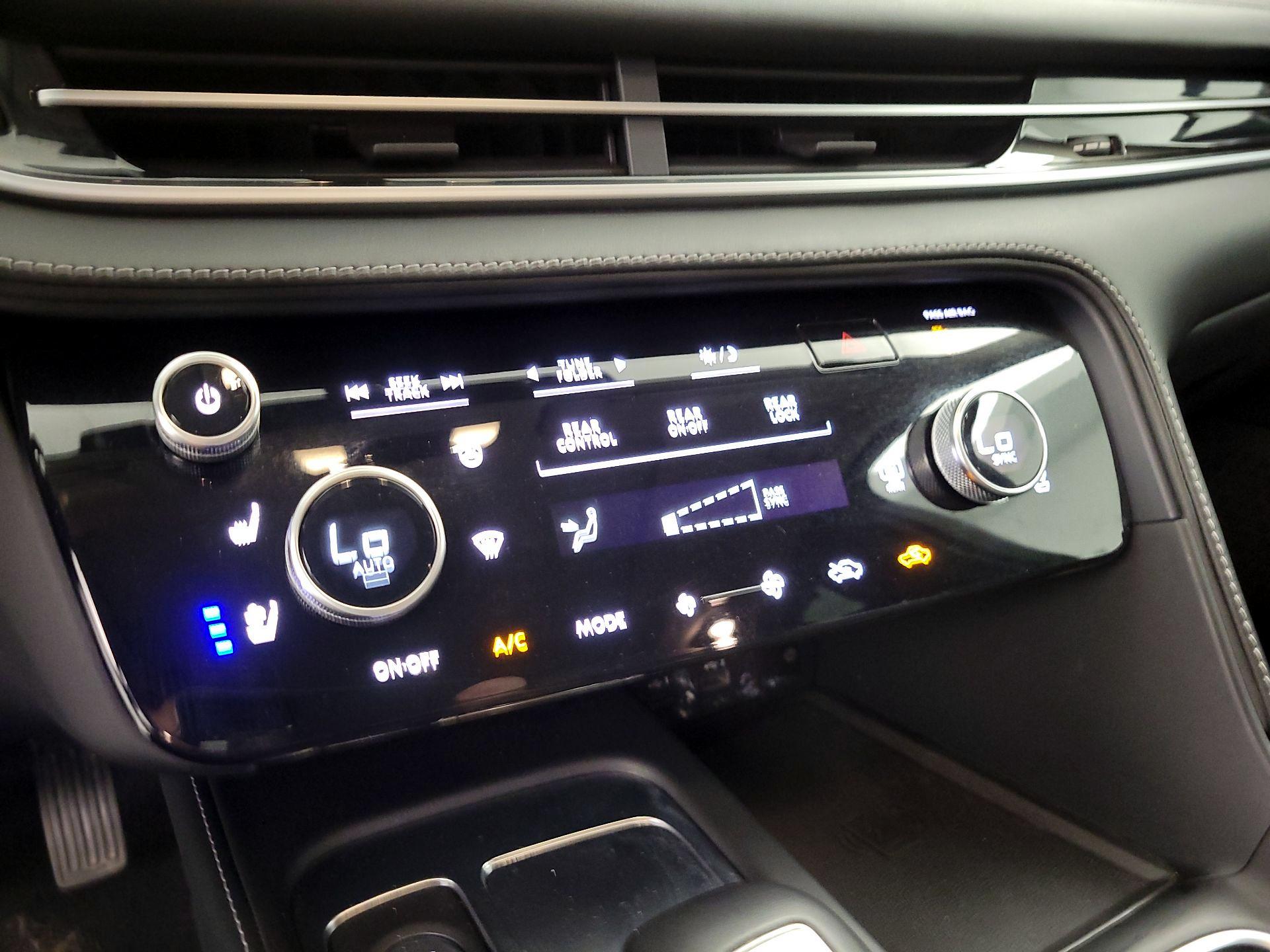 Thumbnail: 2023 INFINITI QX60 - 16