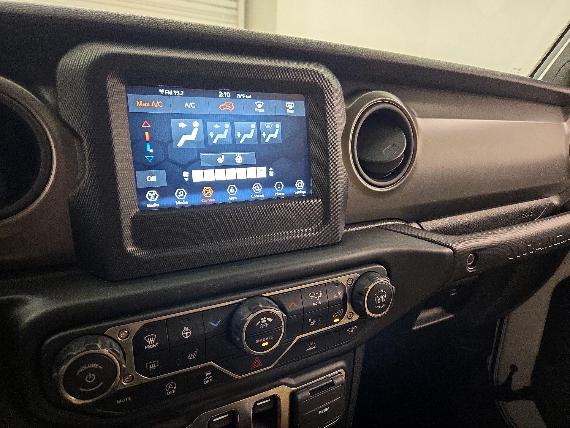 Thumbnail: 2022 Jeep Wrangler - 15