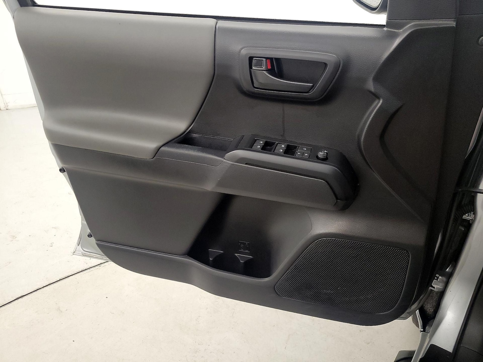 2023 Toyota Tacoma SR - Photo 13
