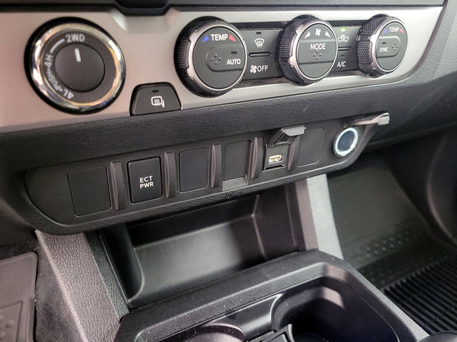 2023 Toyota Tacoma SR - Photo 17