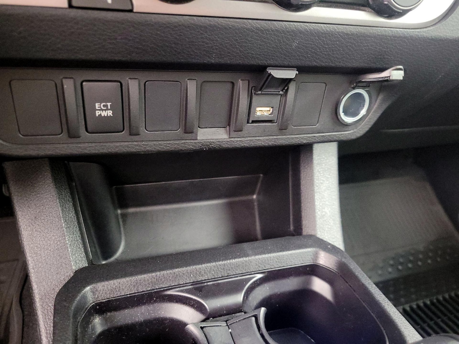 2023 Toyota Tacoma SR - Photo 19