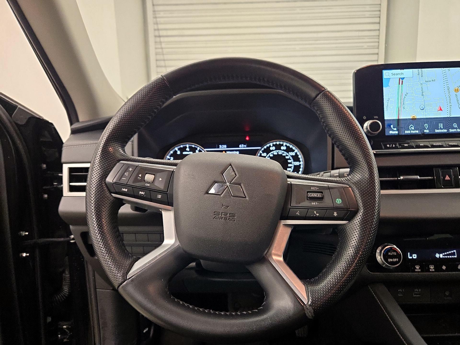 Thumbnail: 2022 Mitsubishi Outlander - 10