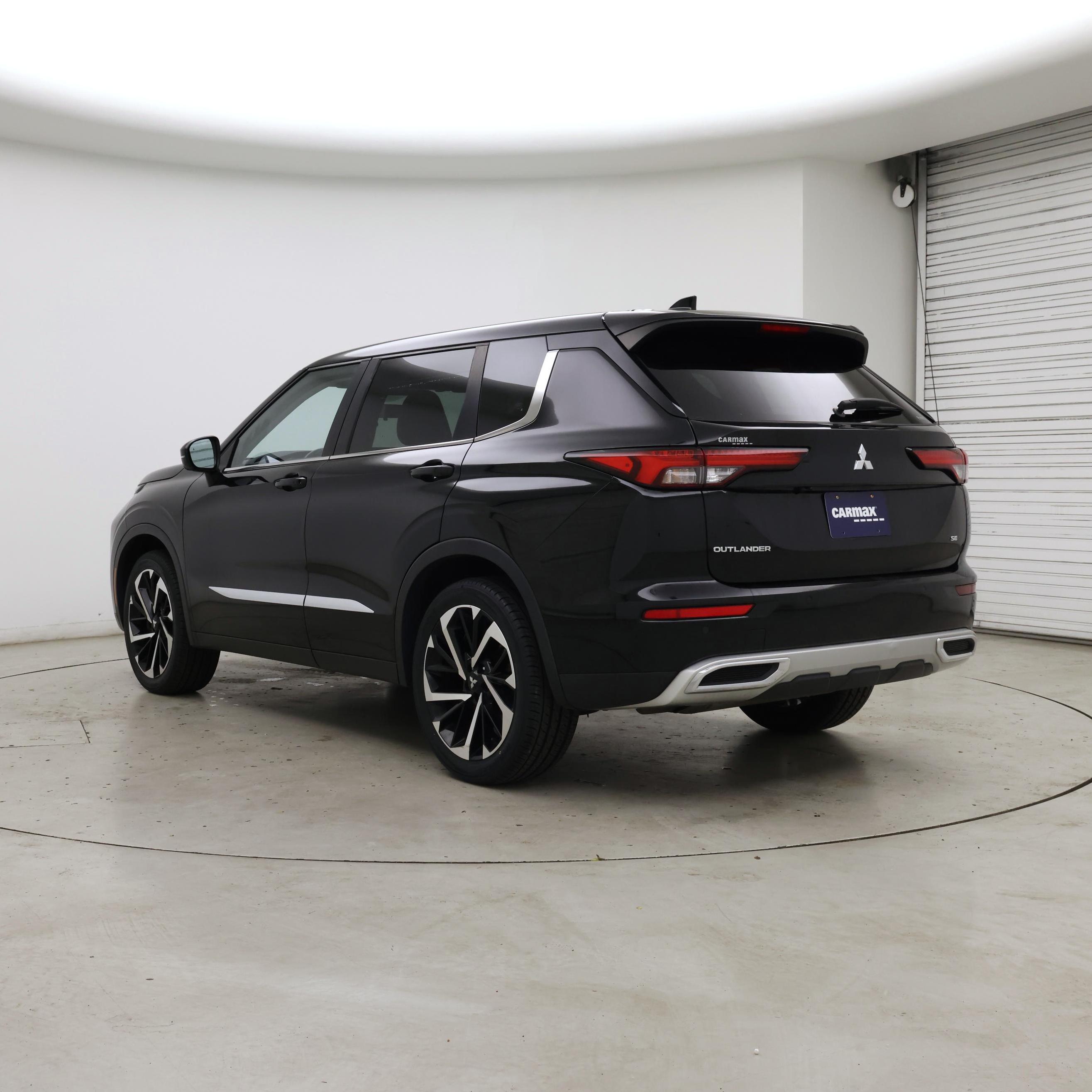 Thumbnail: 2022 Mitsubishi Outlander - 2