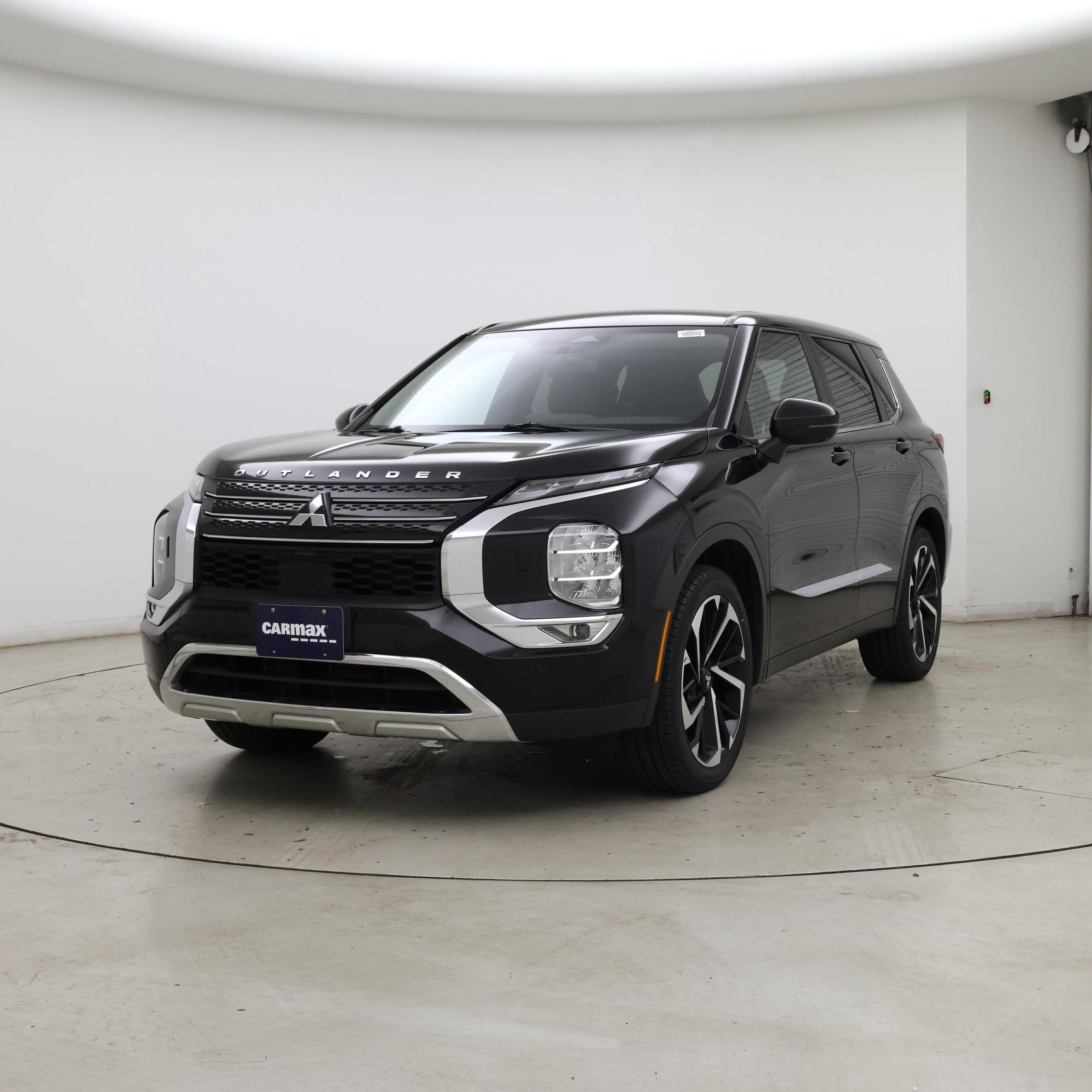 Thumbnail: 2022 Mitsubishi Outlander - 4