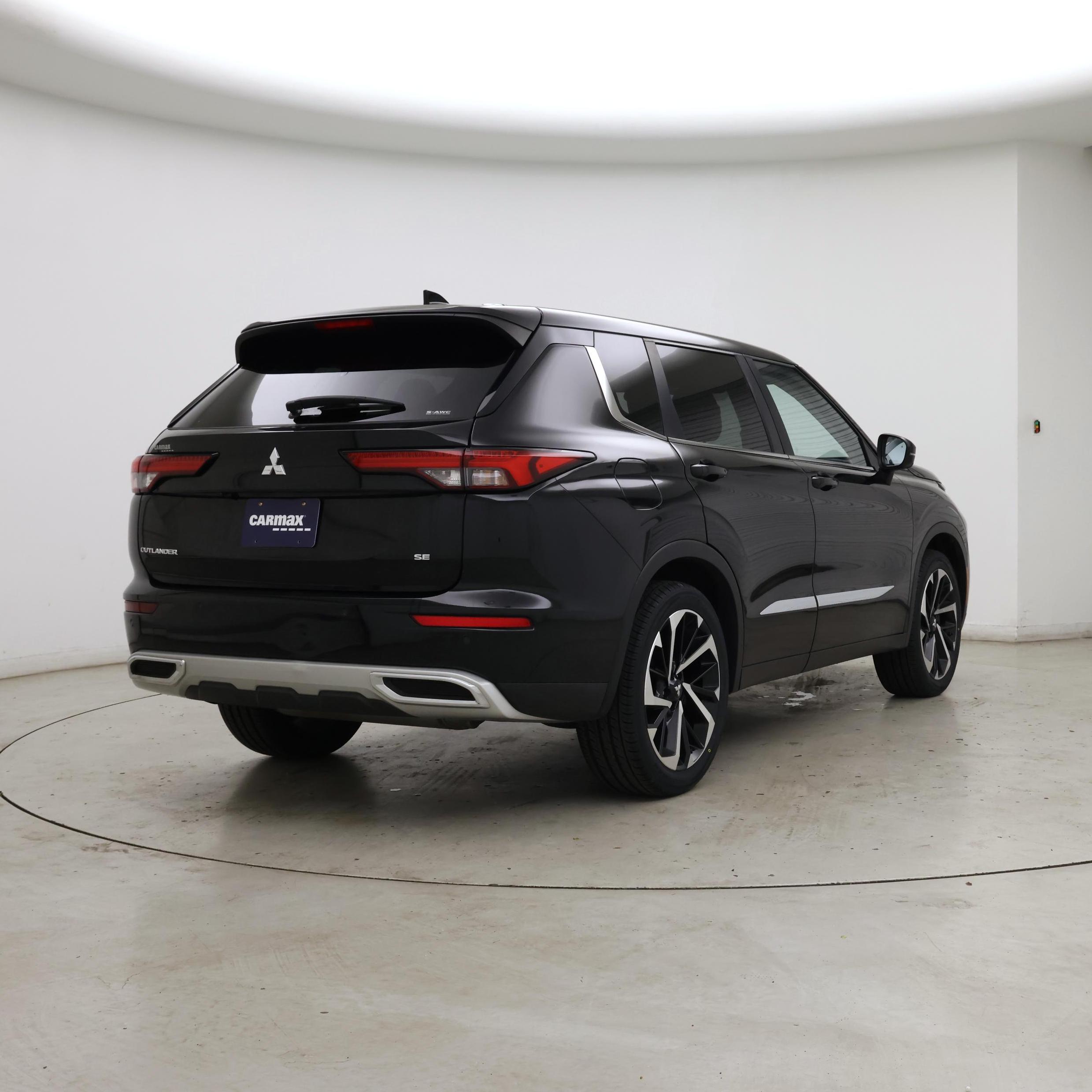 Thumbnail: 2022 Mitsubishi Outlander - 8