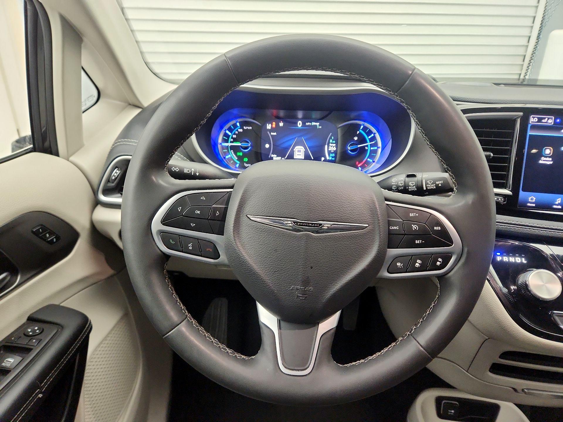 Thumbnail: 2023 Chrysler Pacifica - 10