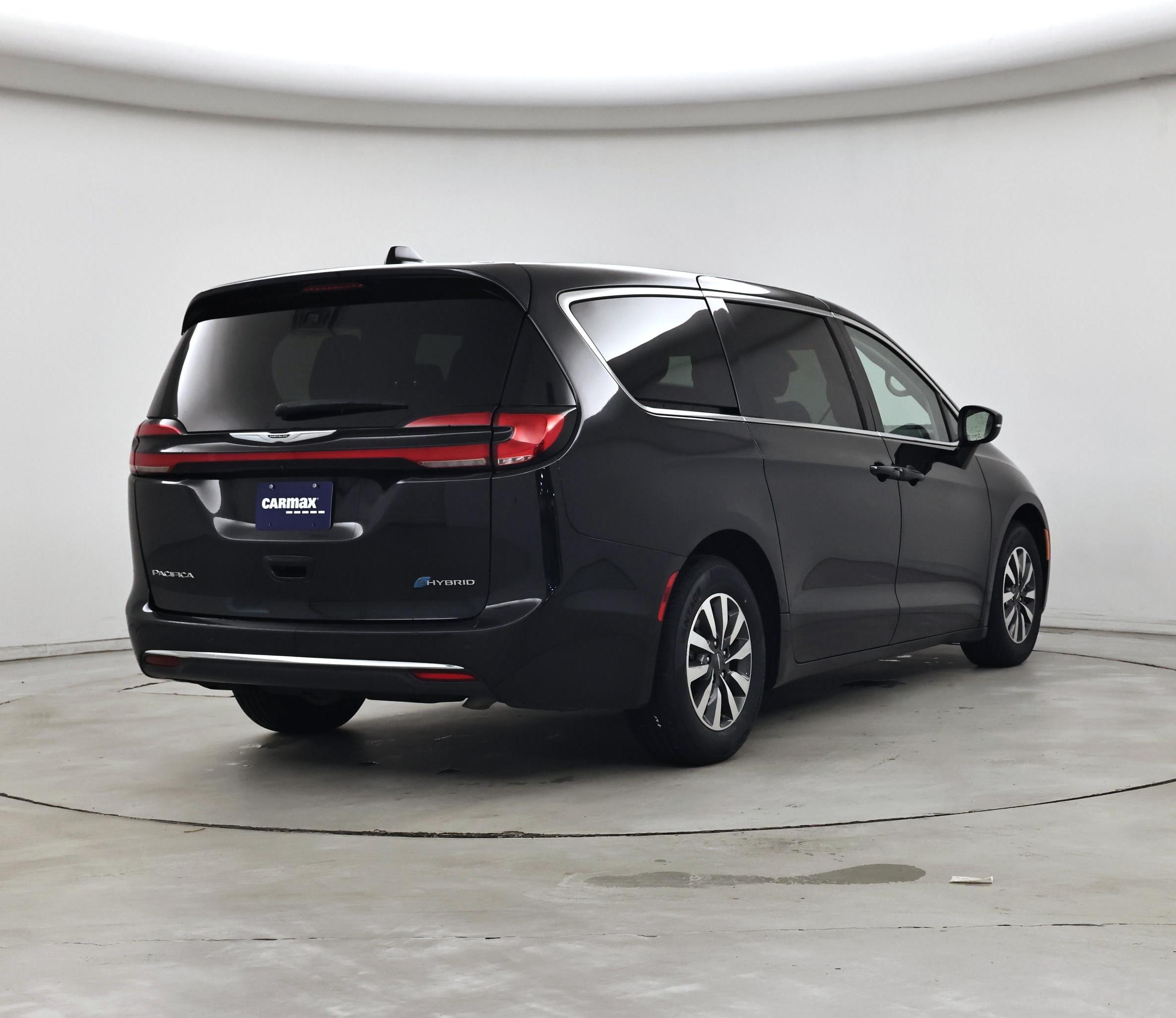 Thumbnail: 2023 Chrysler Pacifica - 8