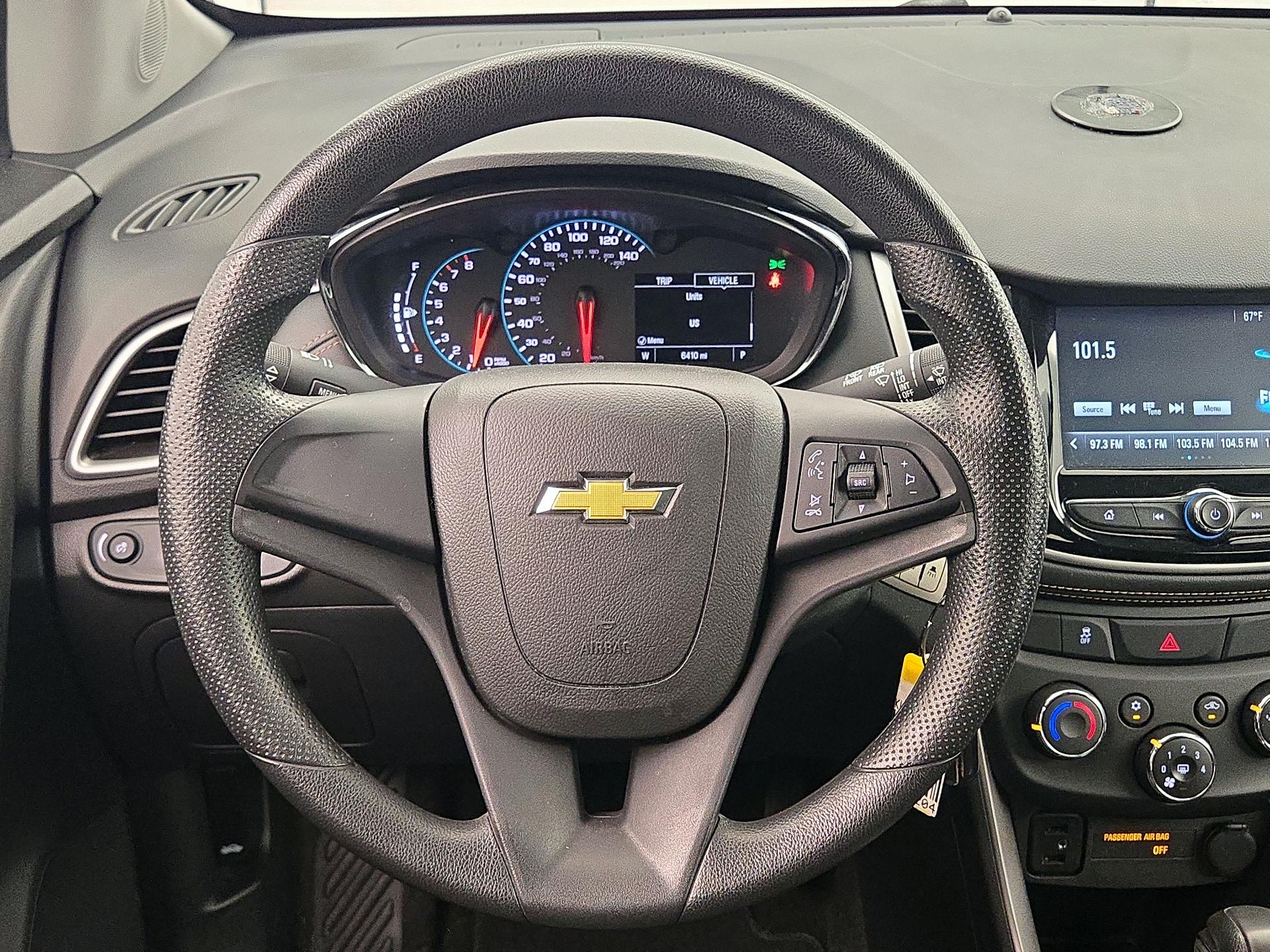 Thumbnail: 2017 Chevrolet Trax - 10