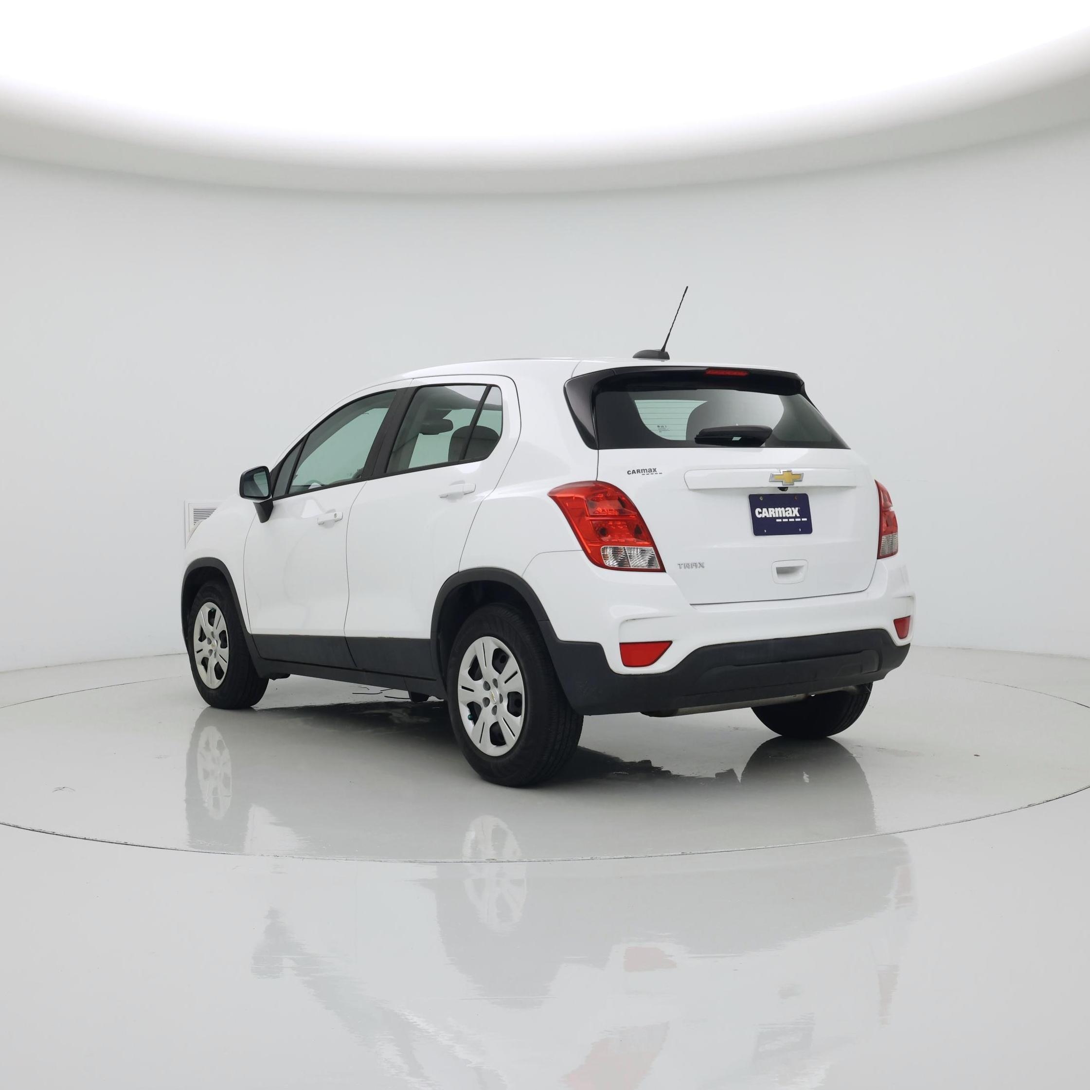 Thumbnail: 2017 Chevrolet Trax - 2