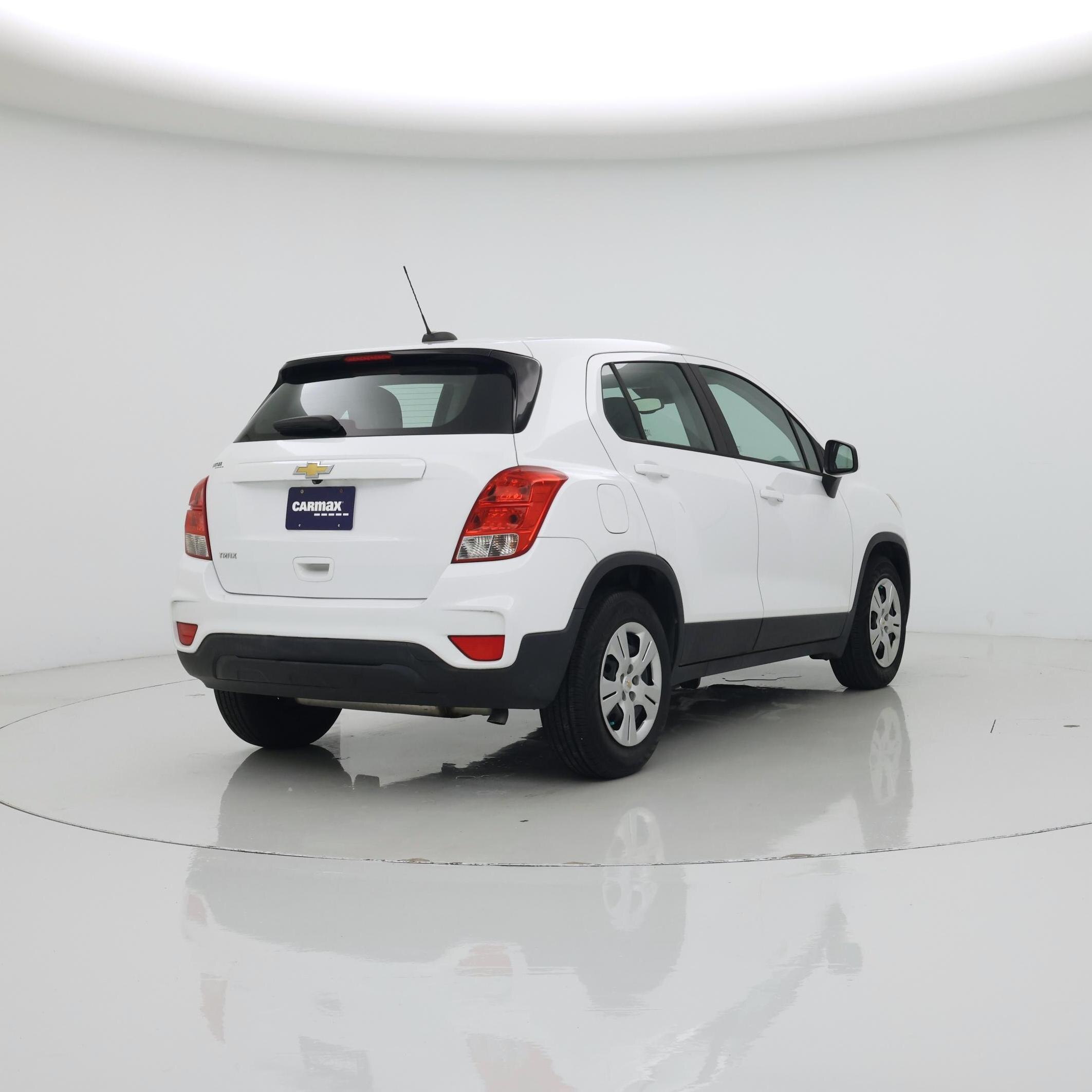 Thumbnail: 2017 Chevrolet Trax - 8