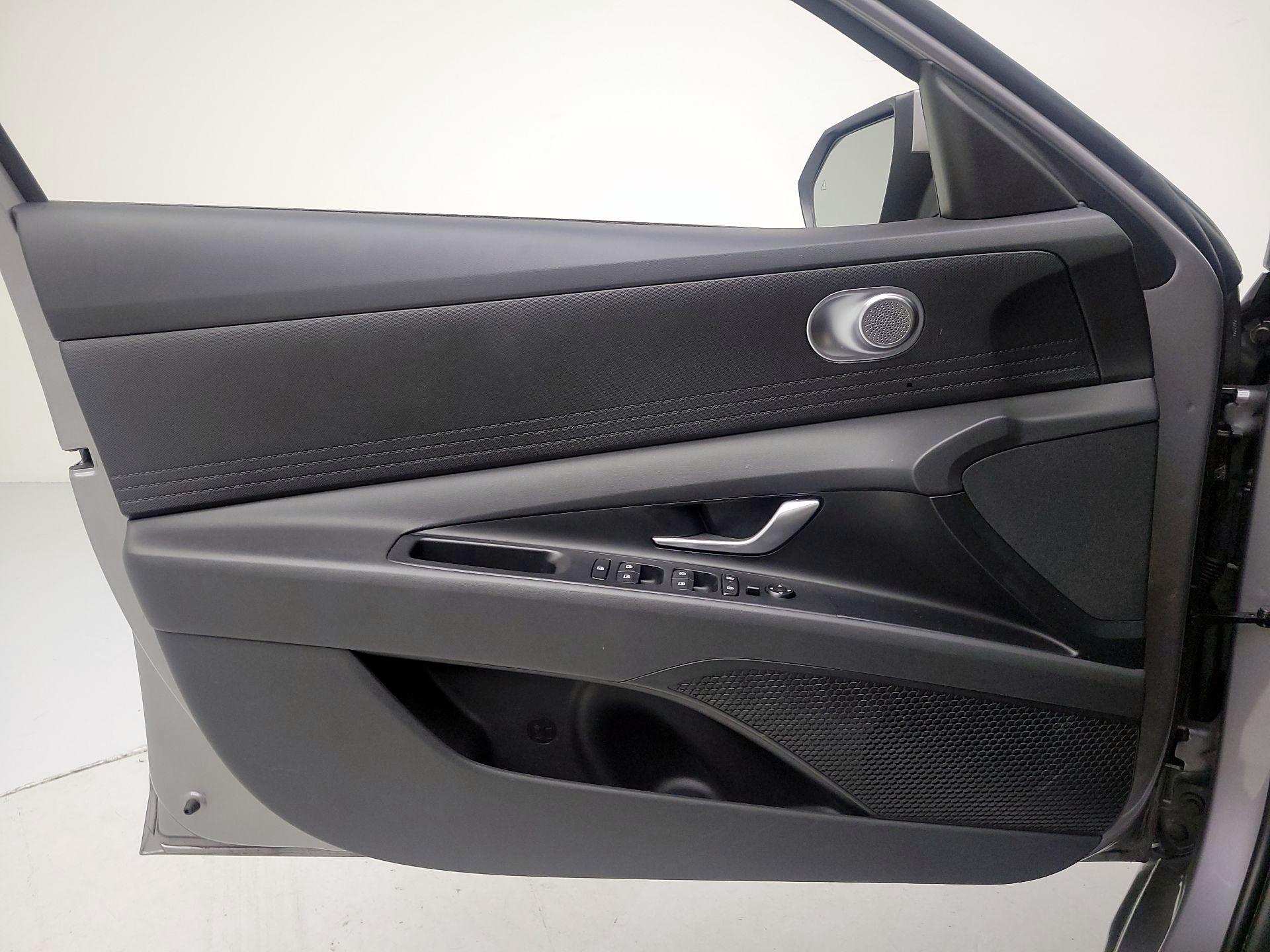 Thumbnail: 2025 Hyundai Elantra - 12