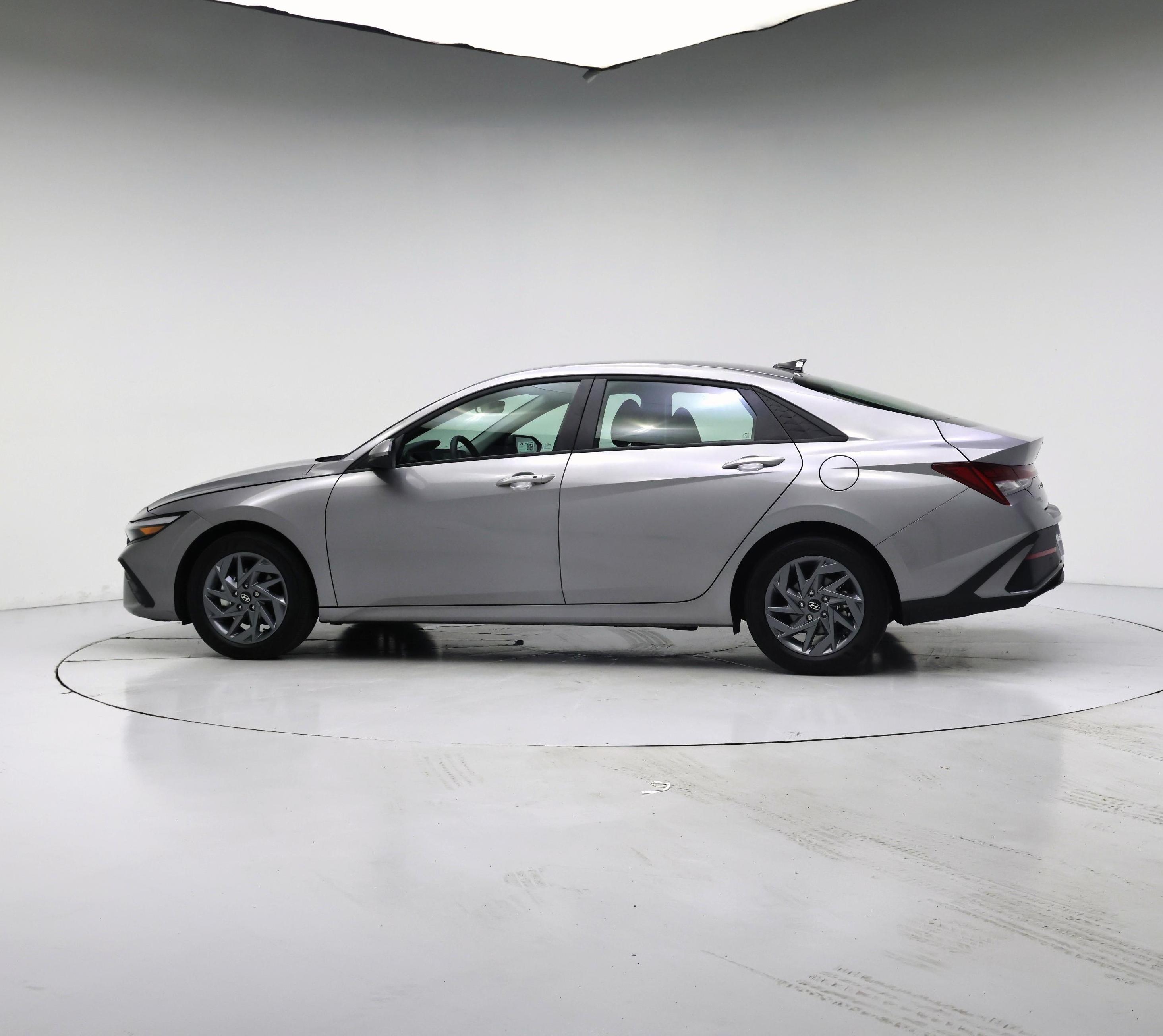 Thumbnail: 2025 Hyundai Elantra - 3