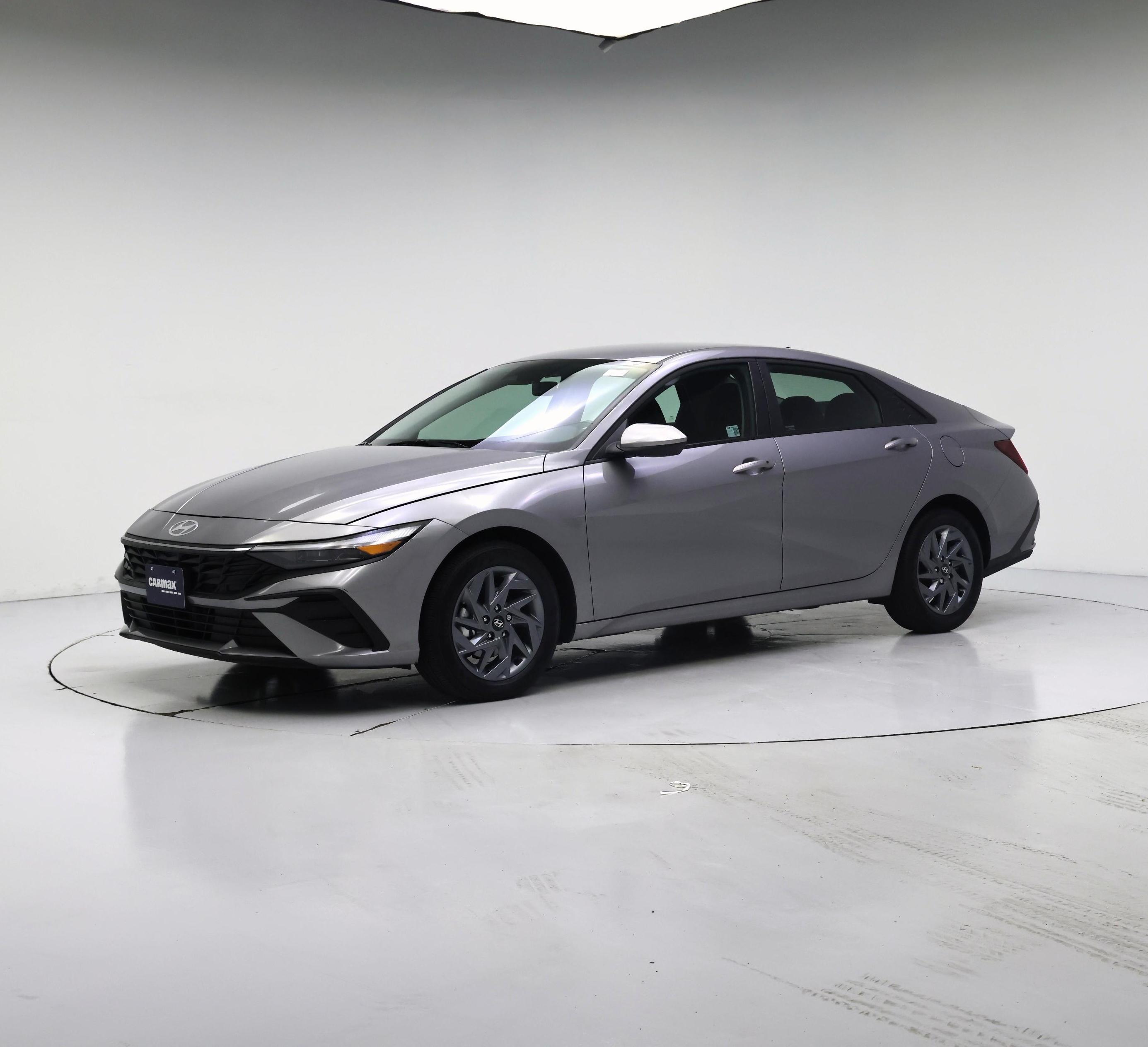 Thumbnail: 2025 Hyundai Elantra - 4
