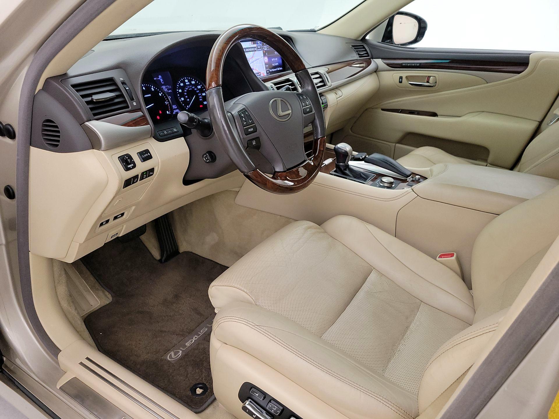 Thumbnail: 2015 Lexus LS - 11