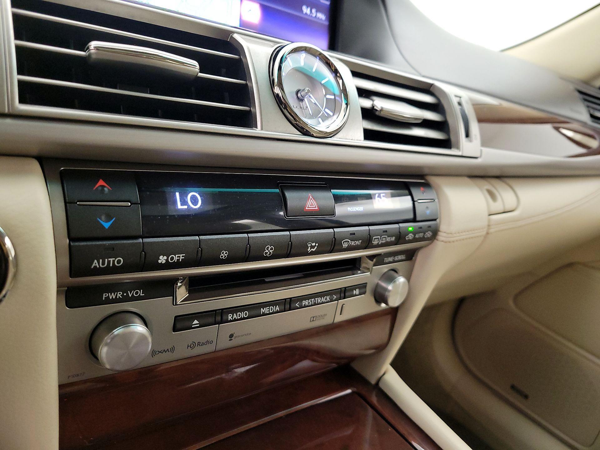 Thumbnail: 2015 Lexus LS - 17