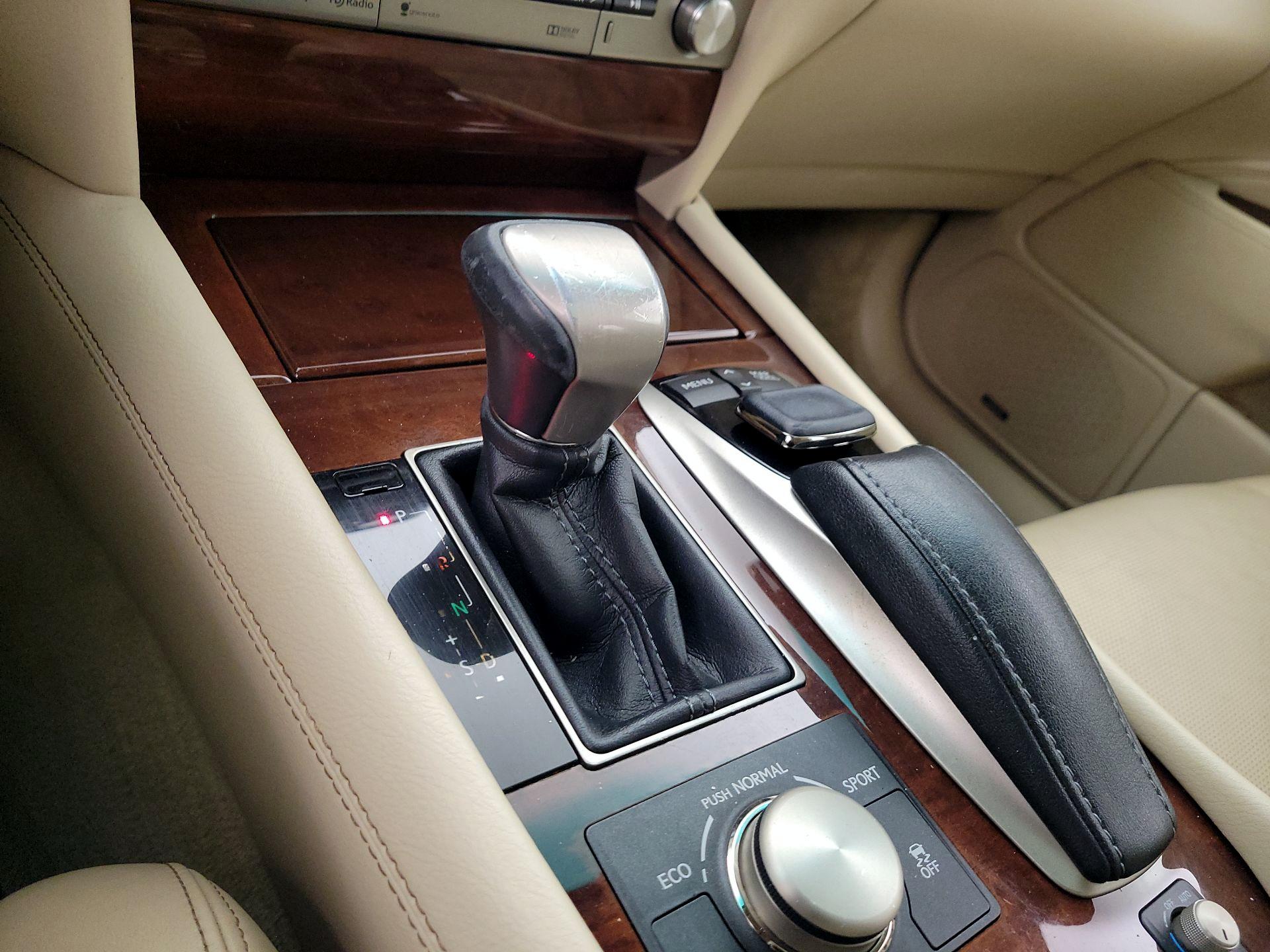 Thumbnail: 2015 Lexus LS - 18