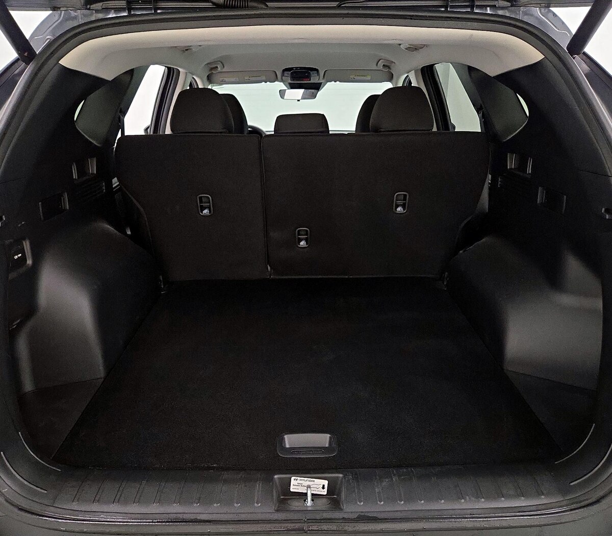 Trunk/Cargo (Seats Up)