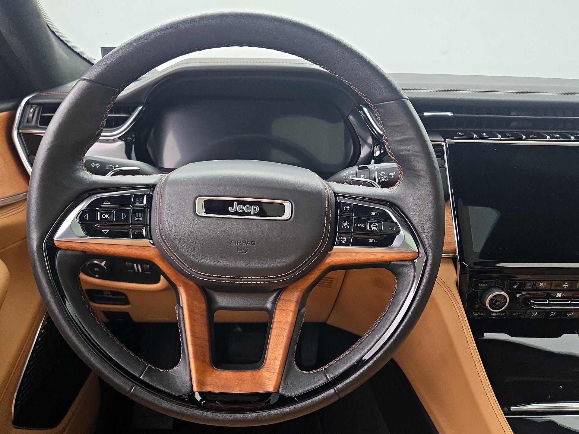 Thumbnail: 2023 Jeep Grand Cherokee - 10