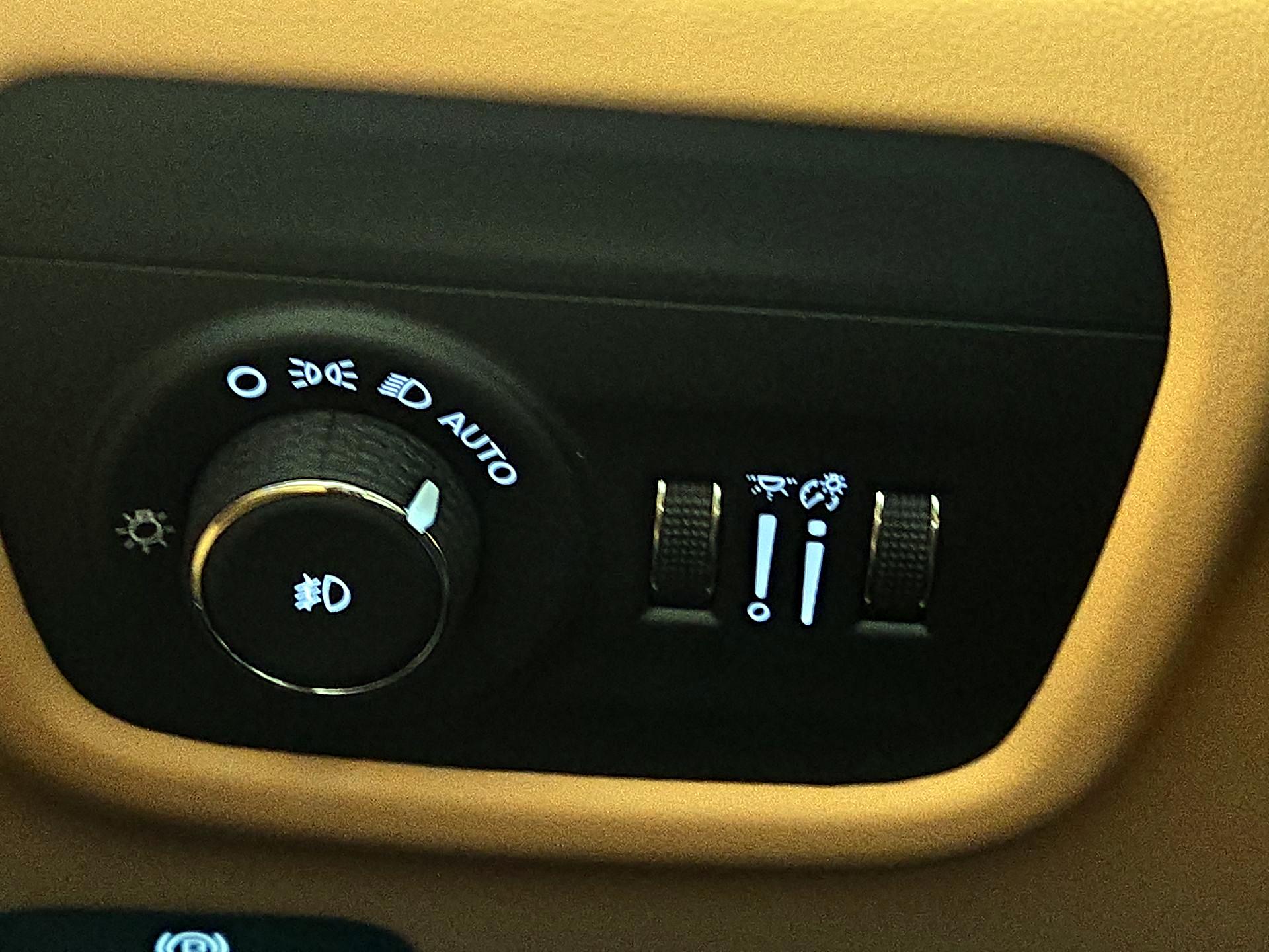 Thumbnail: 2023 Jeep Grand Cherokee - 13