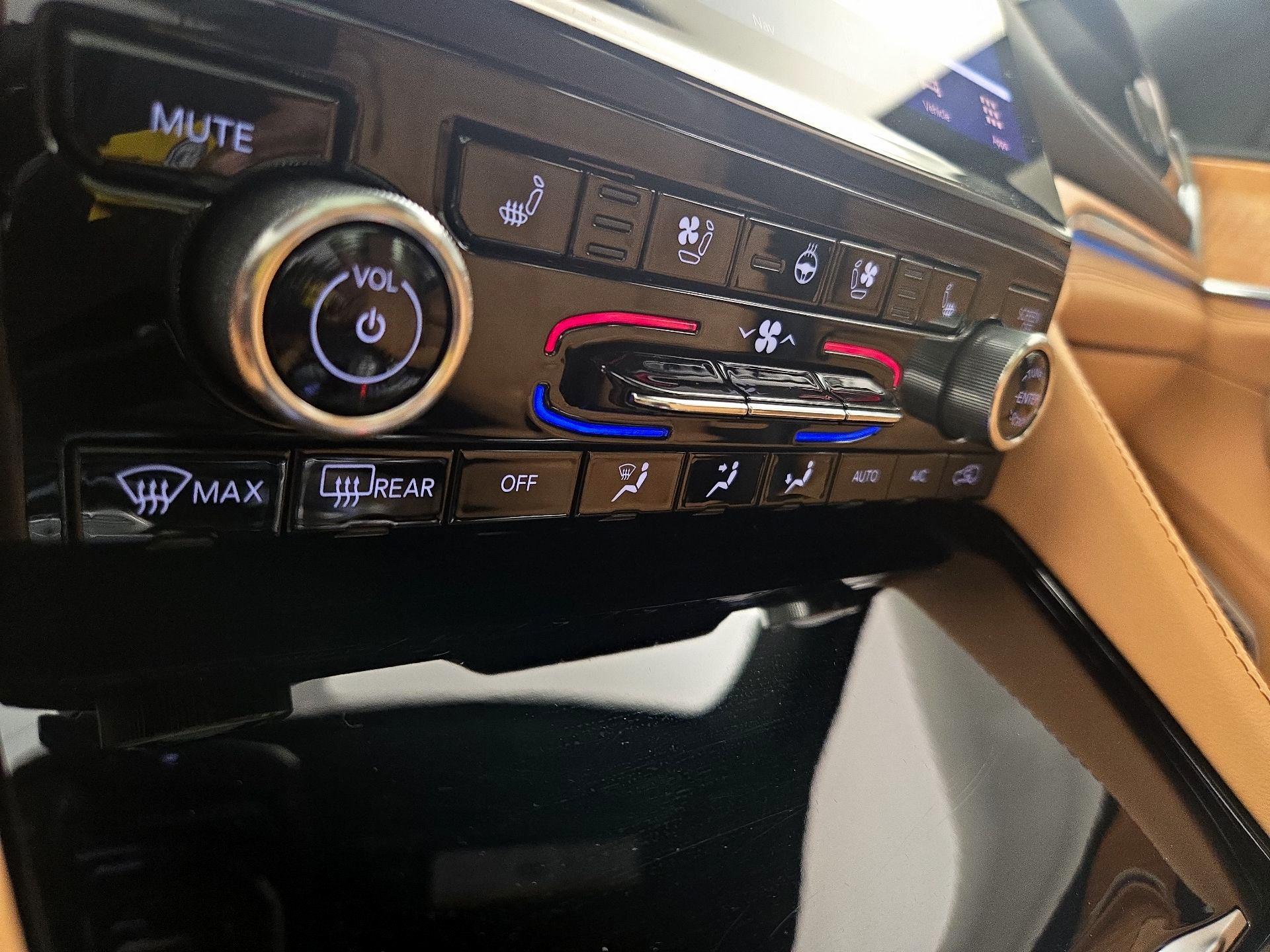 Thumbnail: 2023 Jeep Grand Cherokee - 17