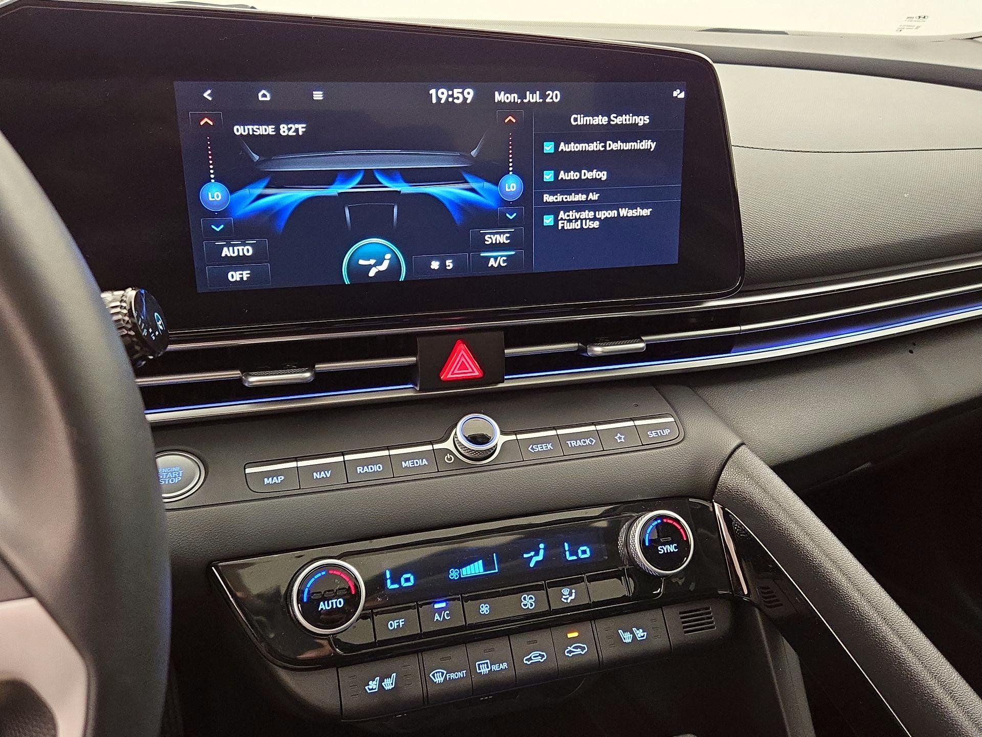 Thumbnail: 2024 Hyundai Elantra - 17