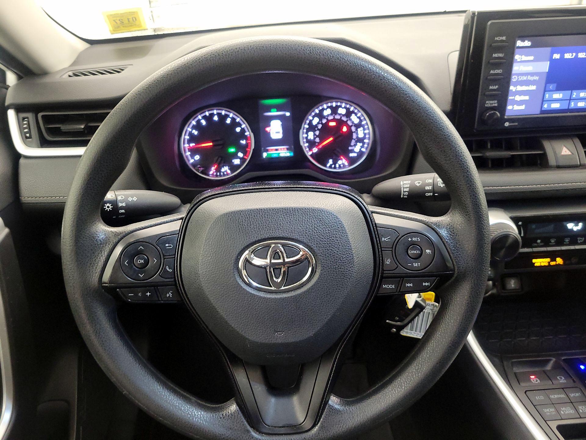 Thumbnail: 2021 Toyota RAV4 - 10