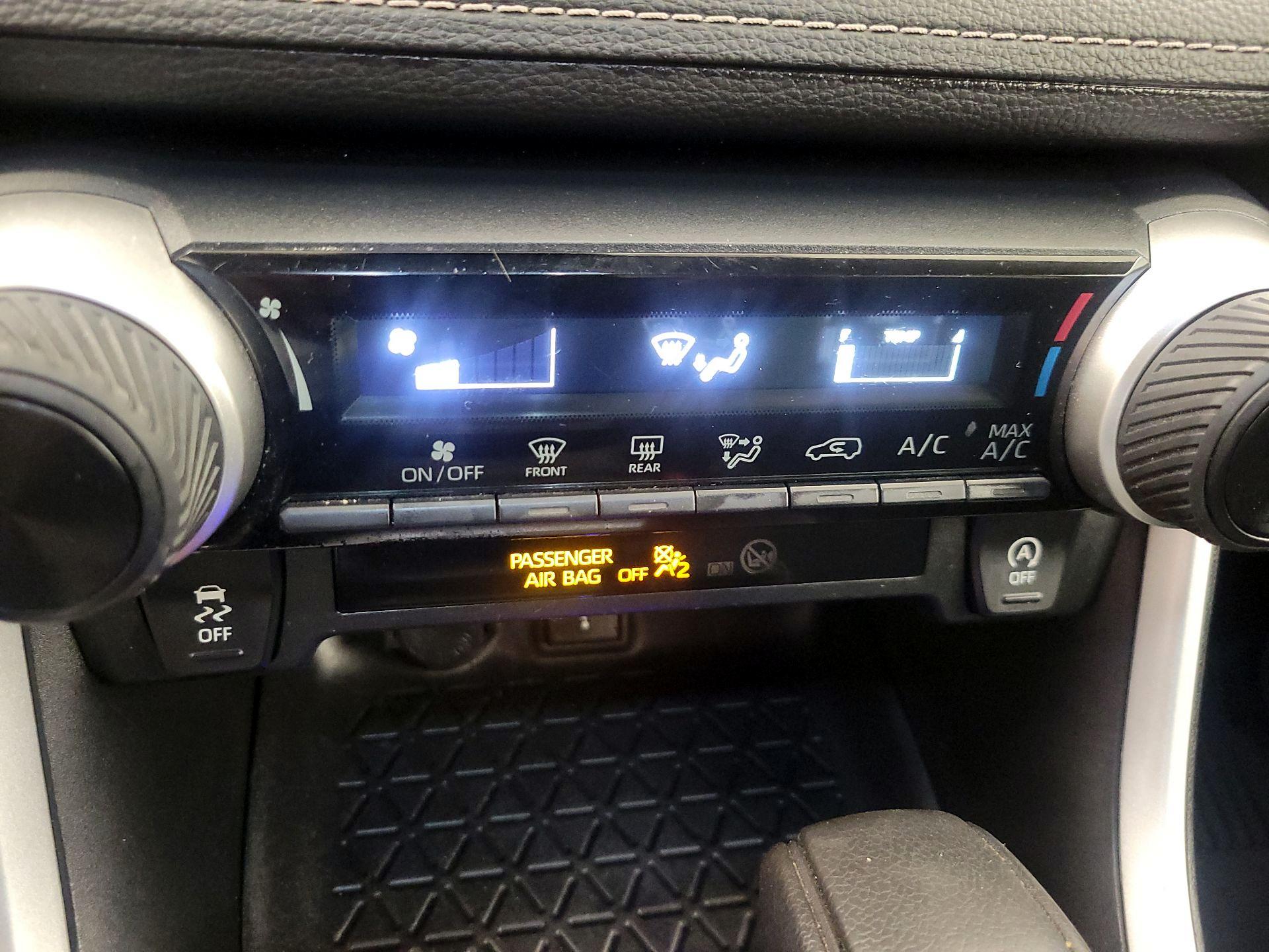 Thumbnail: 2021 Toyota RAV4 - 16
