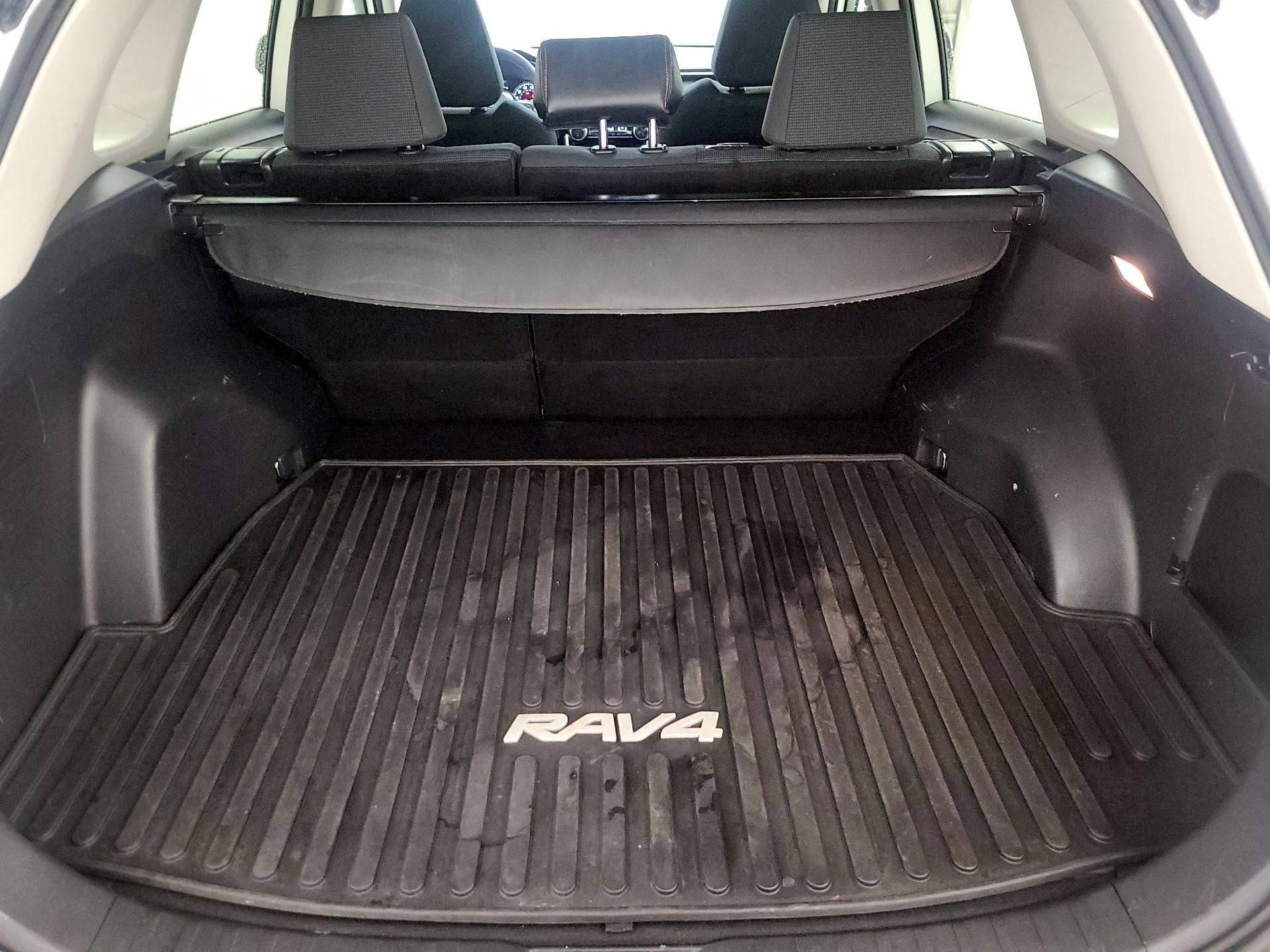 Thumbnail: 2021 Toyota RAV4 - 20