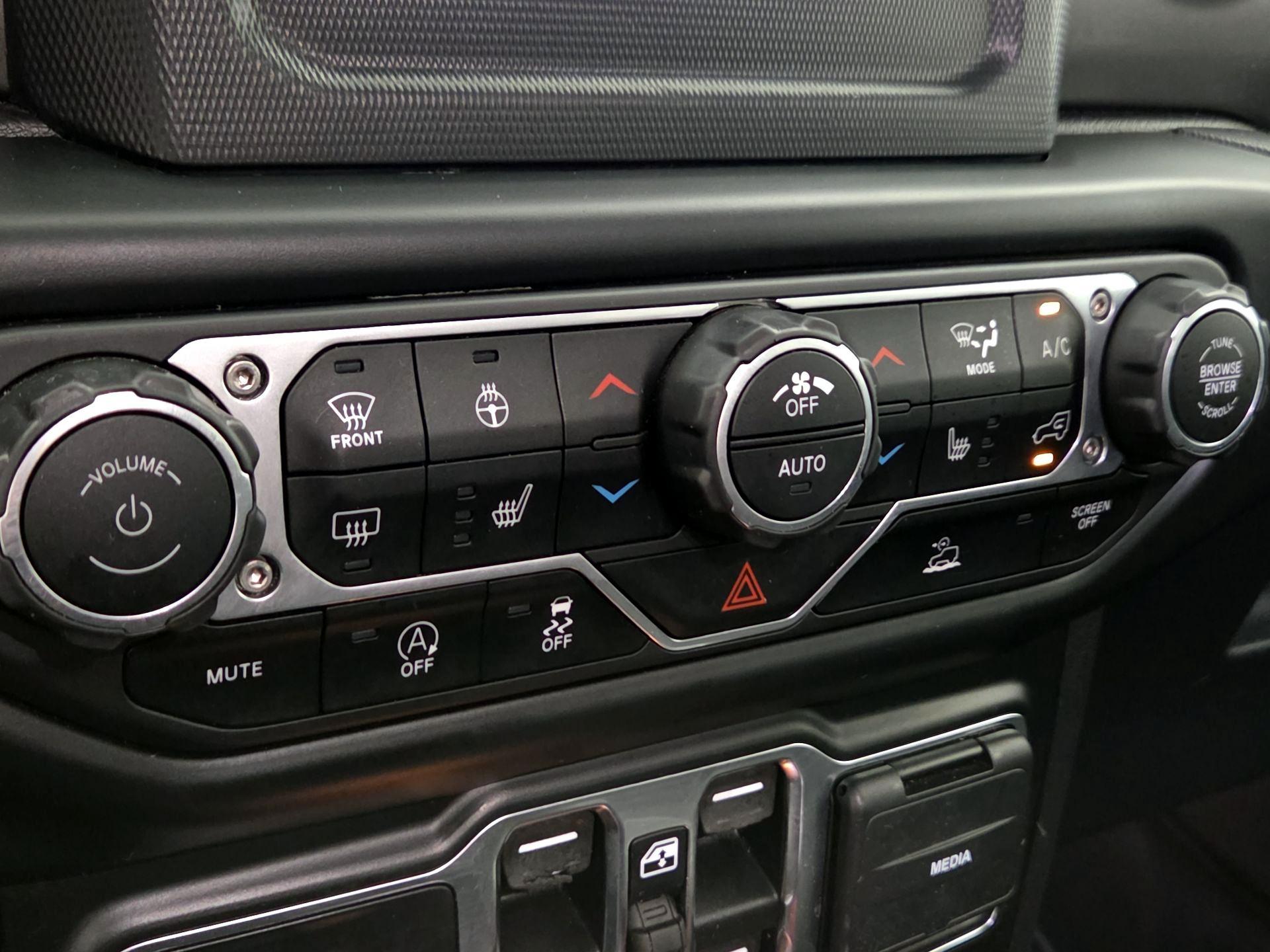Thumbnail: 2022 Jeep Gladiator - 16