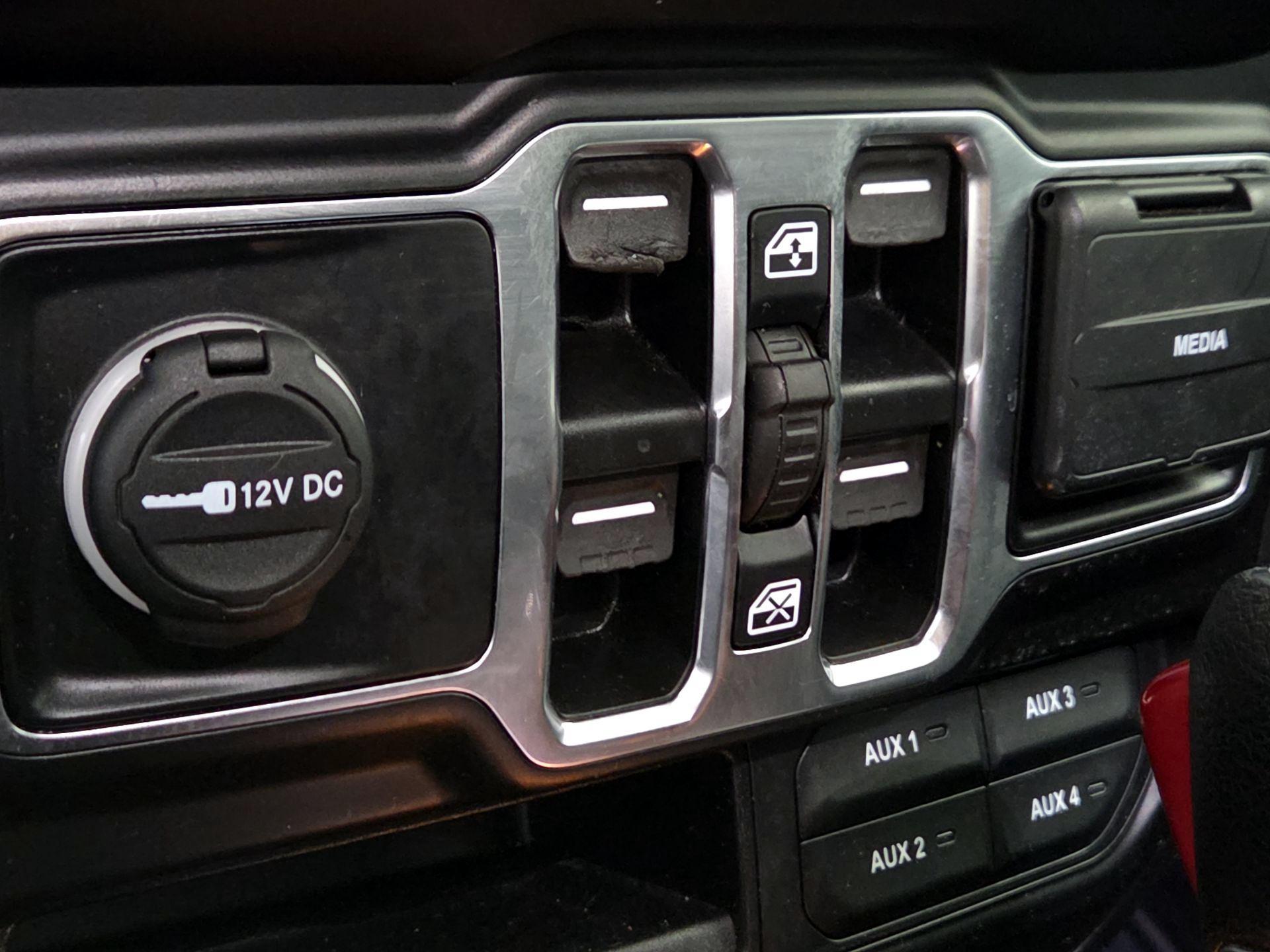 Thumbnail: 2022 Jeep Gladiator - 18