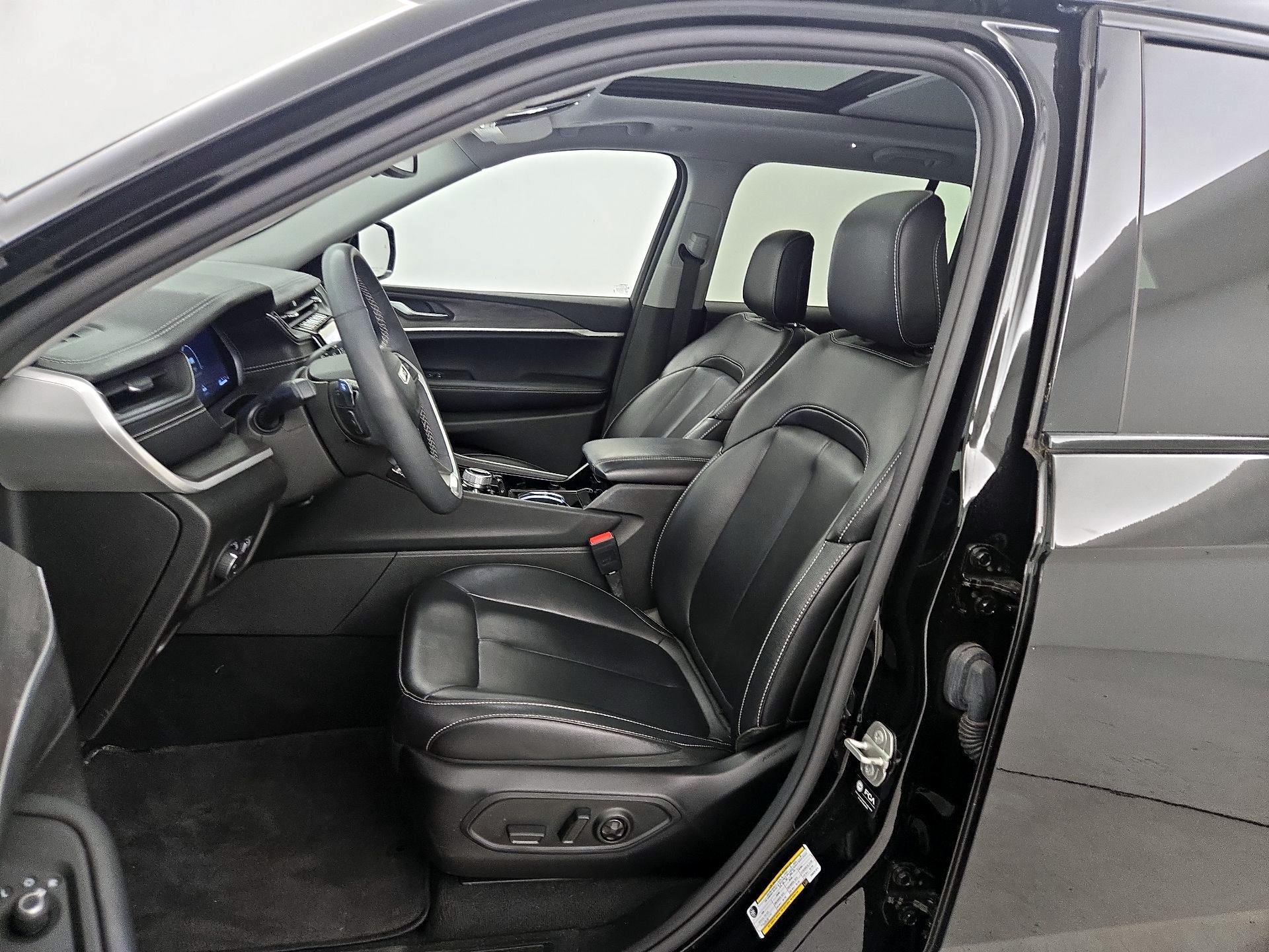 Thumbnail: 2023 Jeep Grand Cherokee - 11