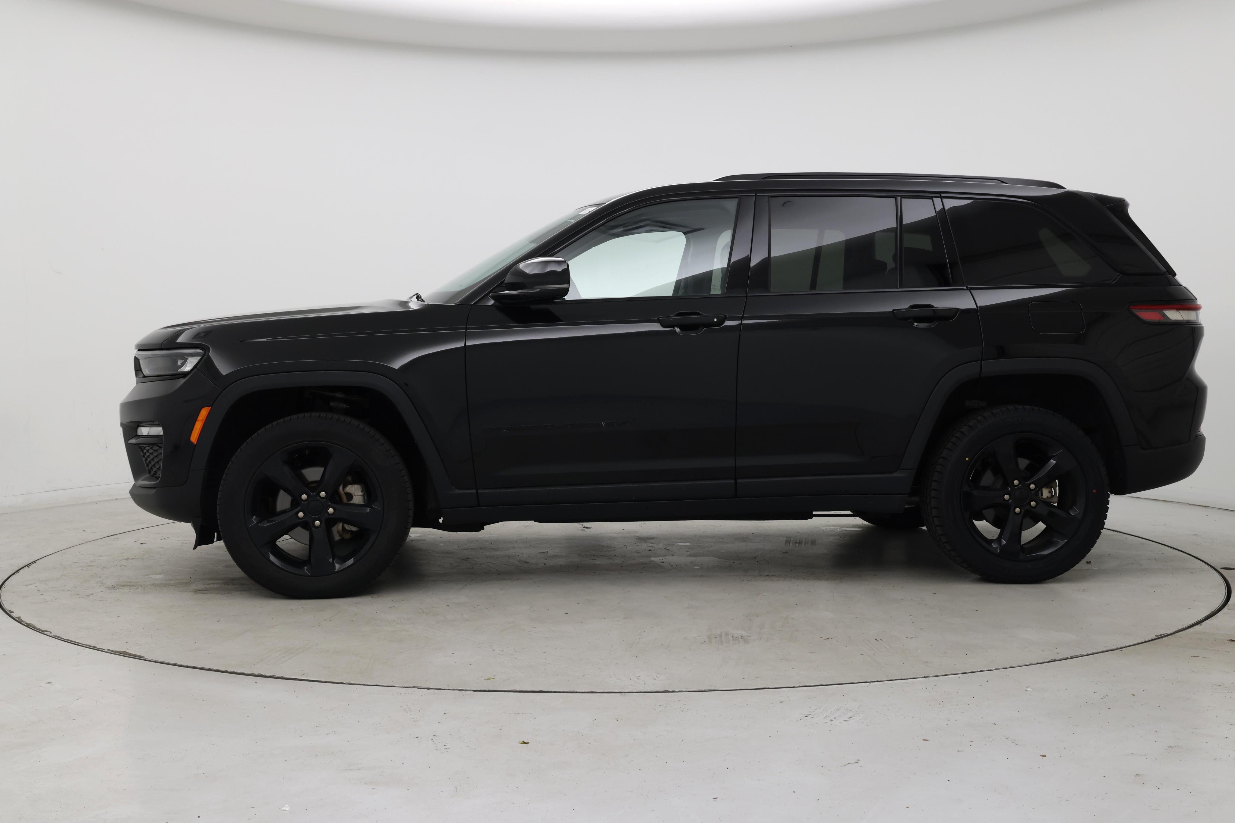 Thumbnail: 2023 Jeep Grand Cherokee - 3