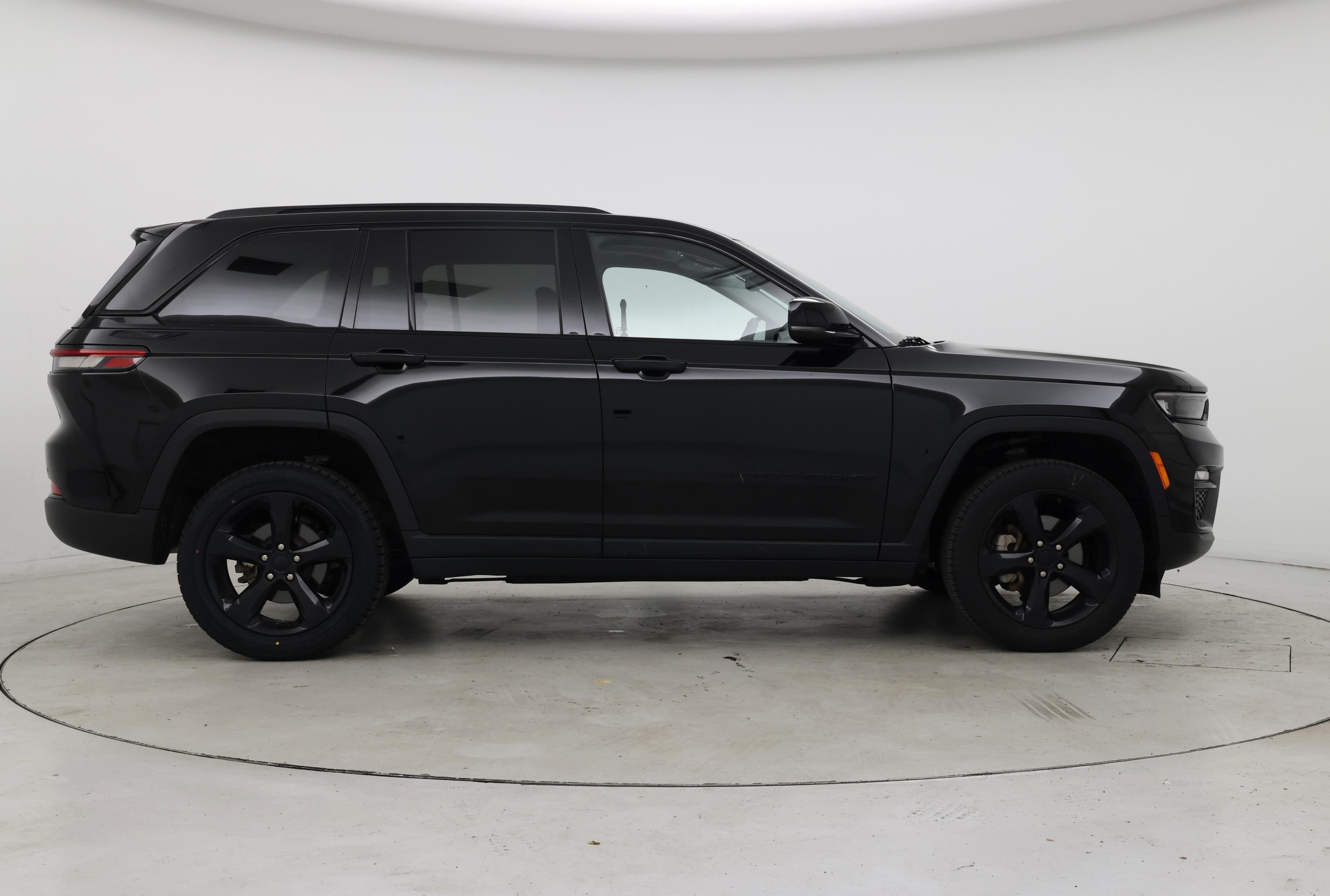 Thumbnail: 2023 Jeep Grand Cherokee - 7