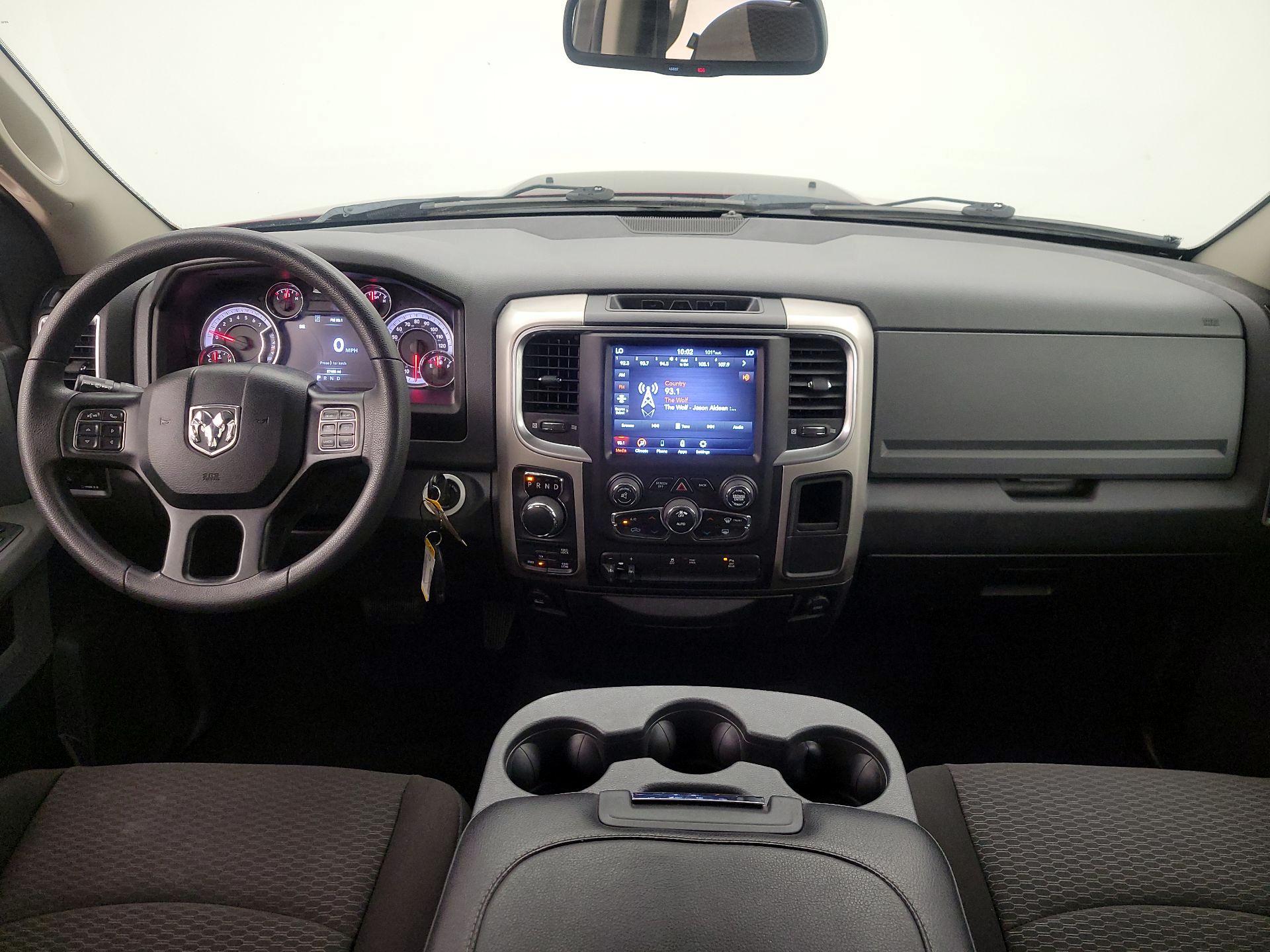 Thumbnail: 2020 RAM 1500 Classic - 9