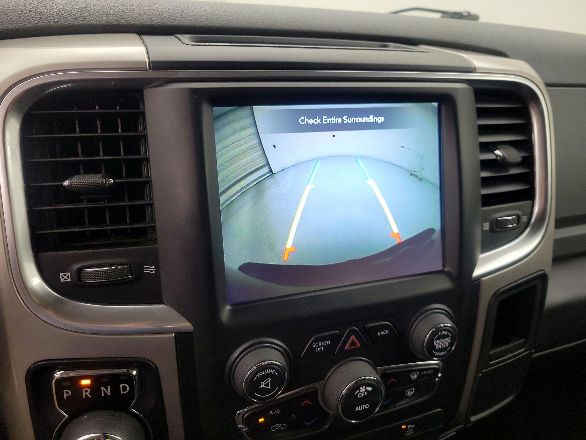 Thumbnail: 2020 RAM 1500 Classic - 14