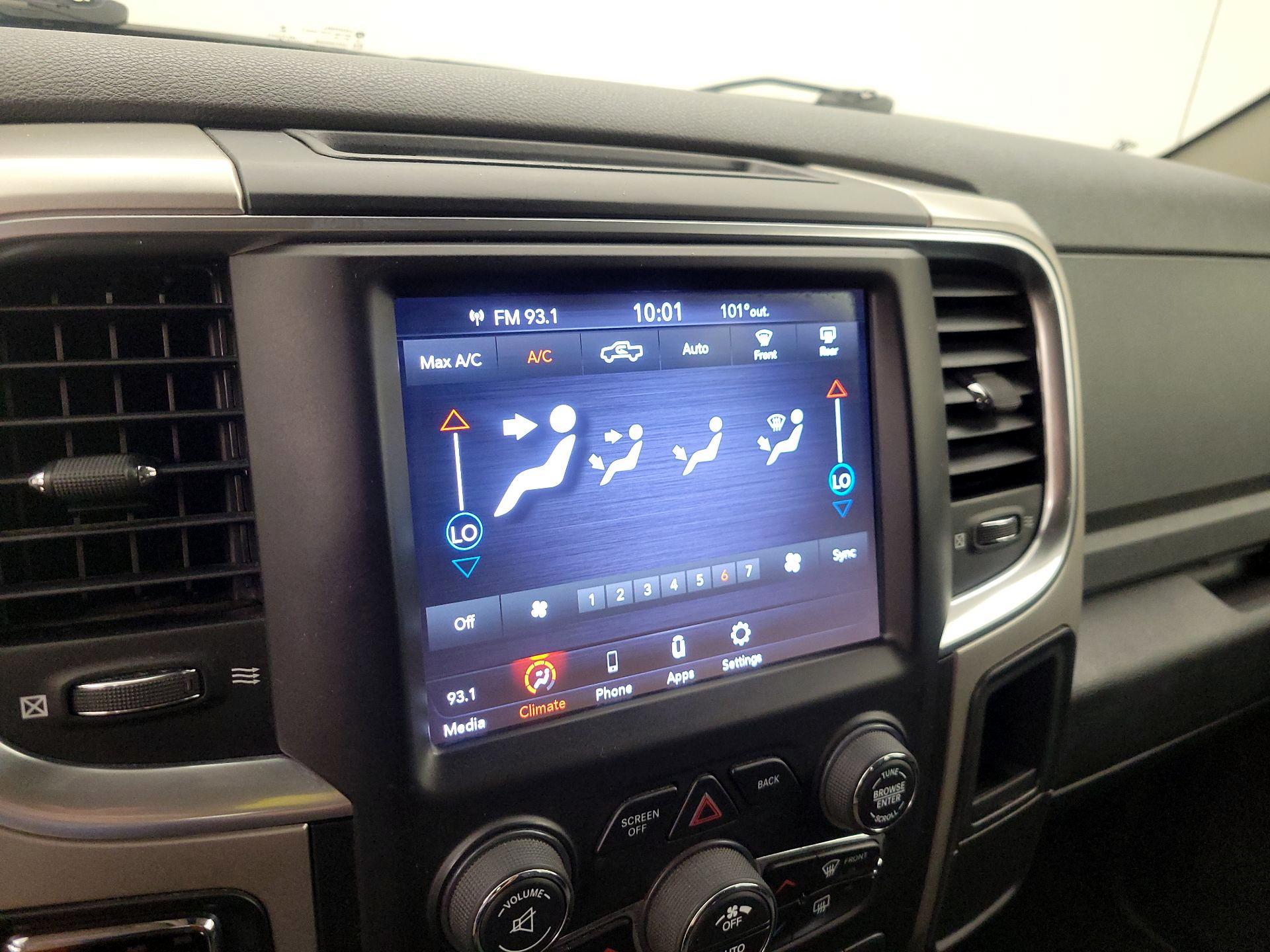 Thumbnail: 2020 RAM 1500 Classic - 16