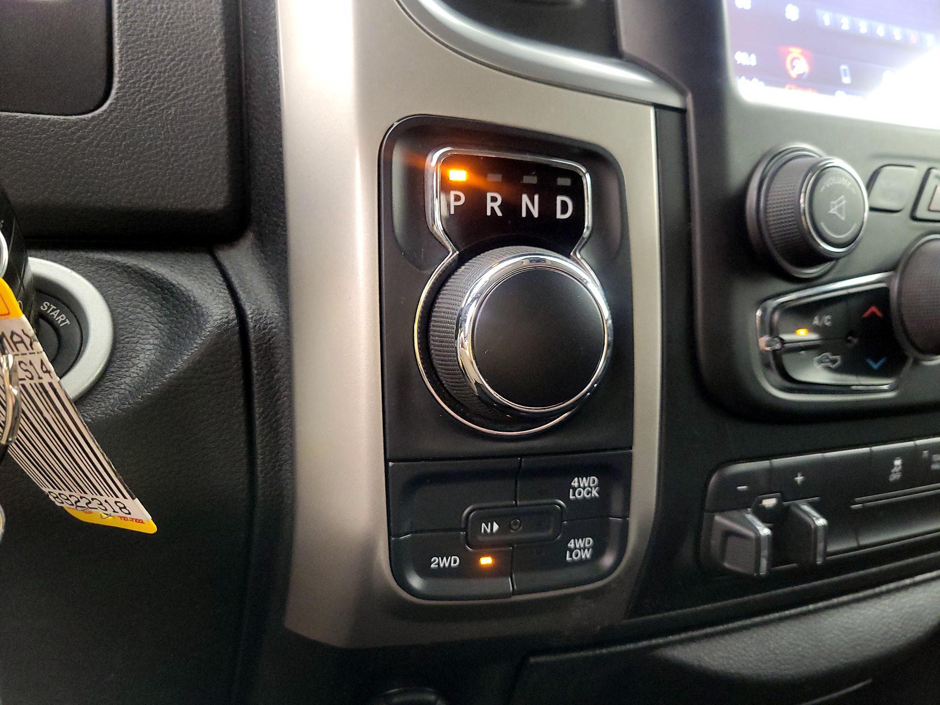 Thumbnail: 2020 RAM 1500 Classic - 17