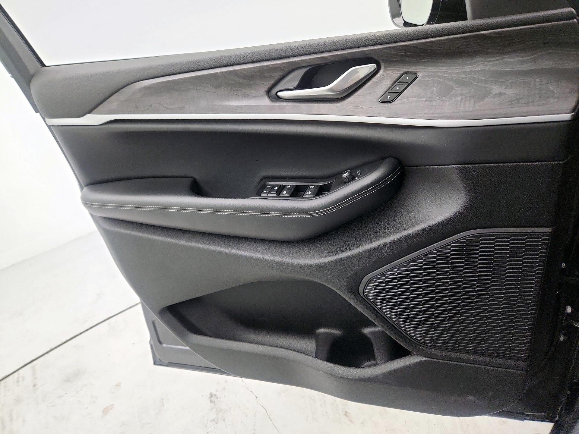 Thumbnail: 2025 Jeep Grand Cherokee - 12