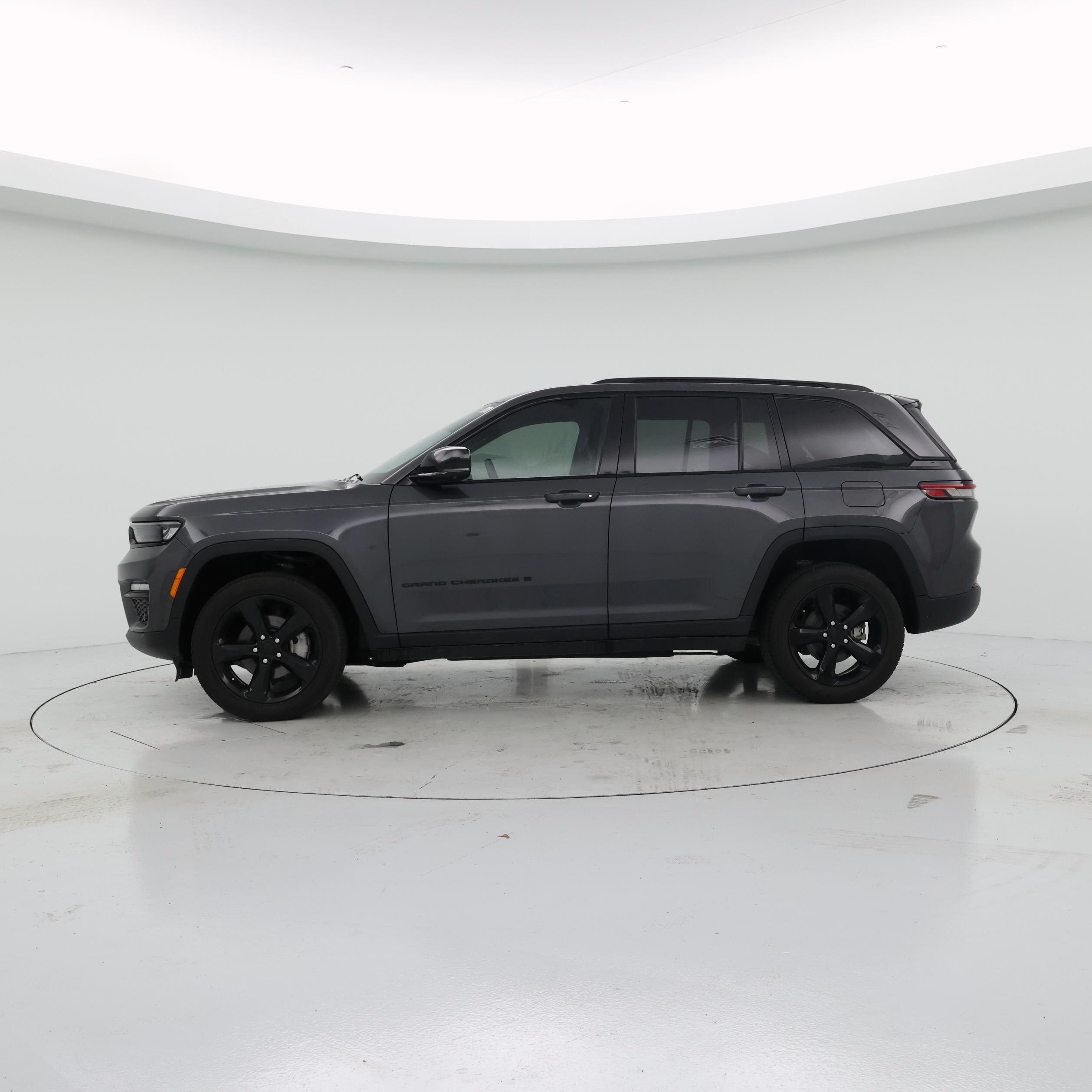 Thumbnail: 2025 Jeep Grand Cherokee - 3