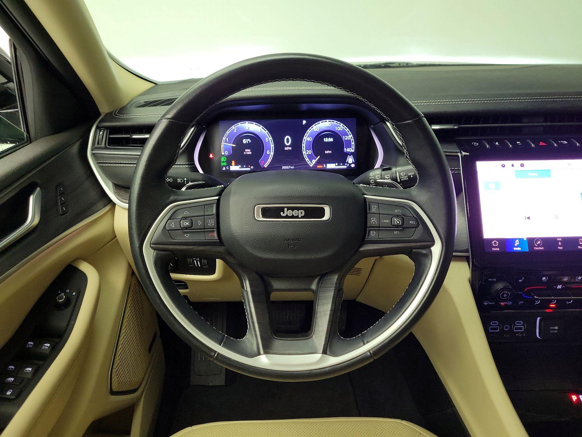 Thumbnail: 2022 Jeep Grand Cherokee - 10