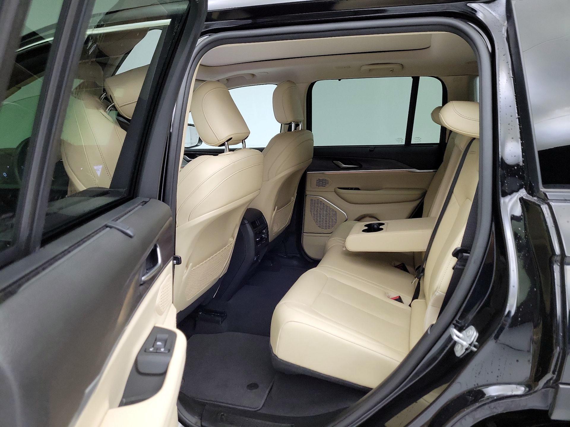 Thumbnail: 2022 Jeep Grand Cherokee - 20