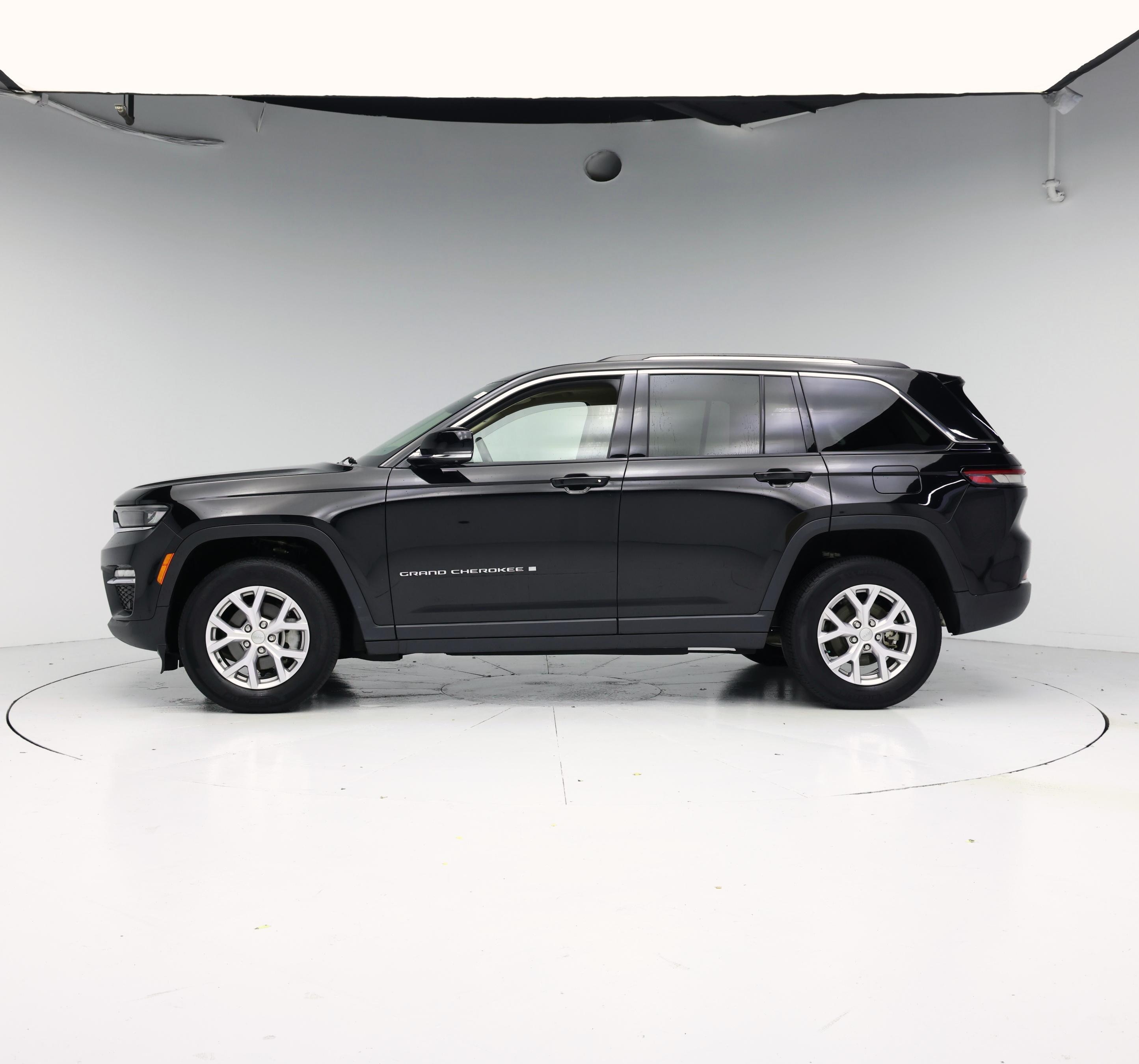 Thumbnail: 2022 Jeep Grand Cherokee - 3