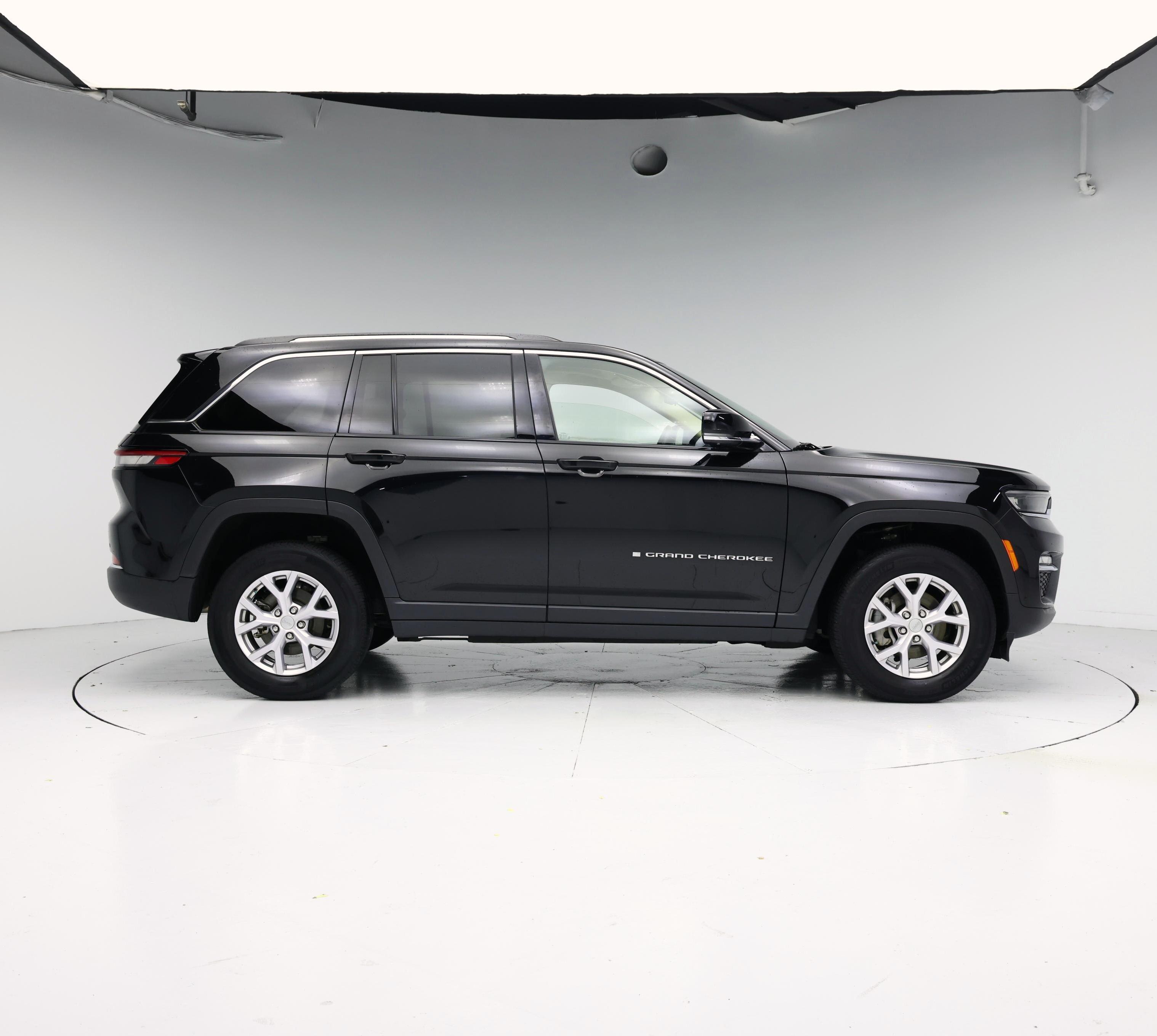 Thumbnail: 2022 Jeep Grand Cherokee - 7