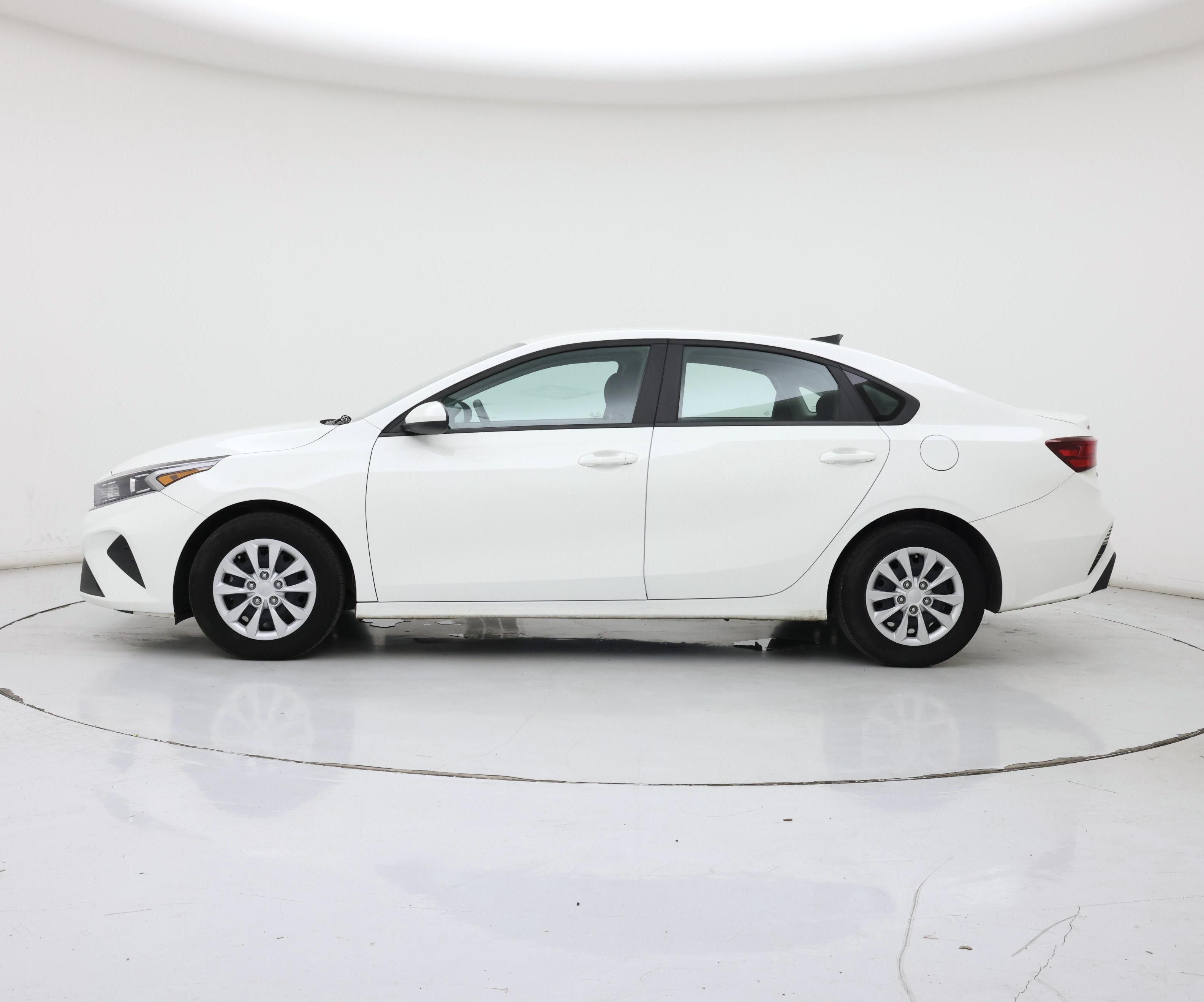 Thumbnail: 2024 Kia Forte - 3