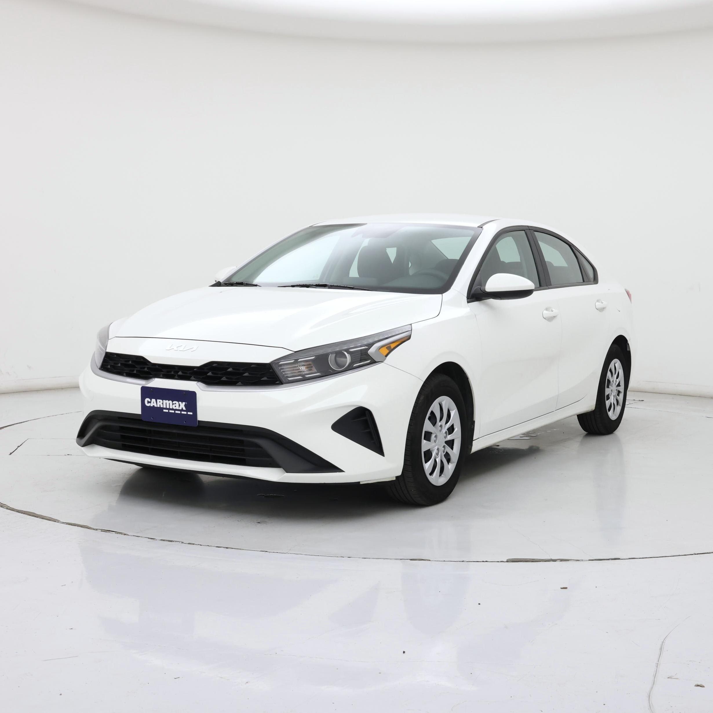 Thumbnail: 2024 Kia Forte - 4