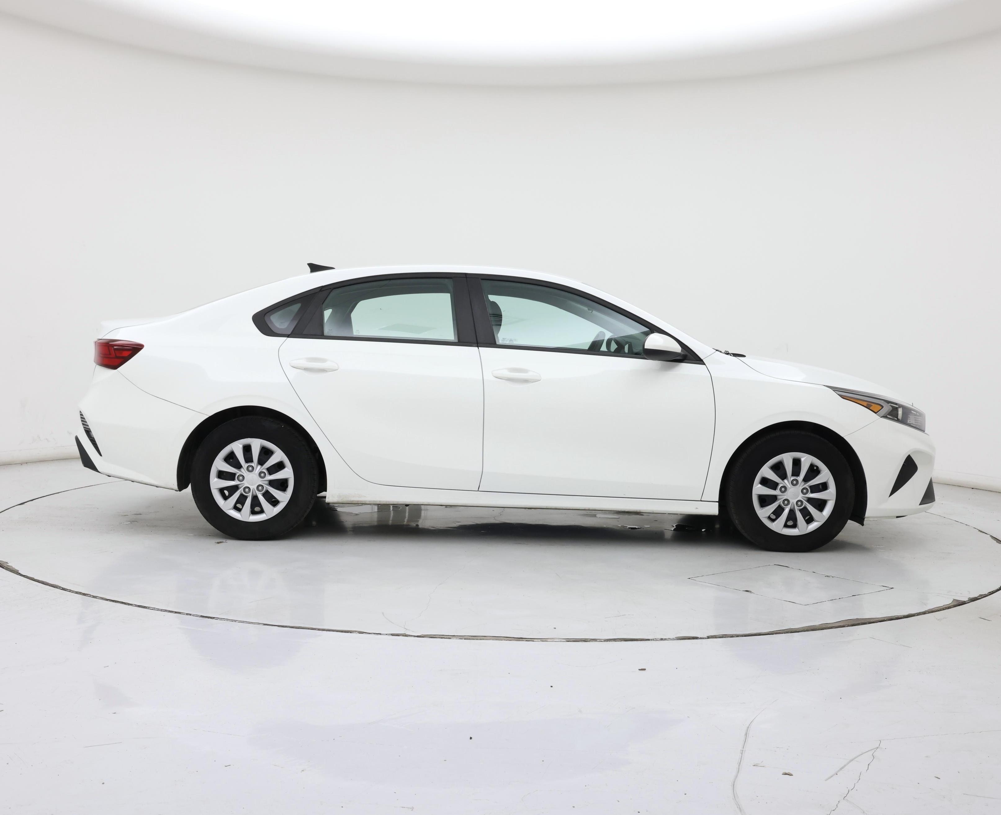 Thumbnail: 2024 Kia Forte - 7