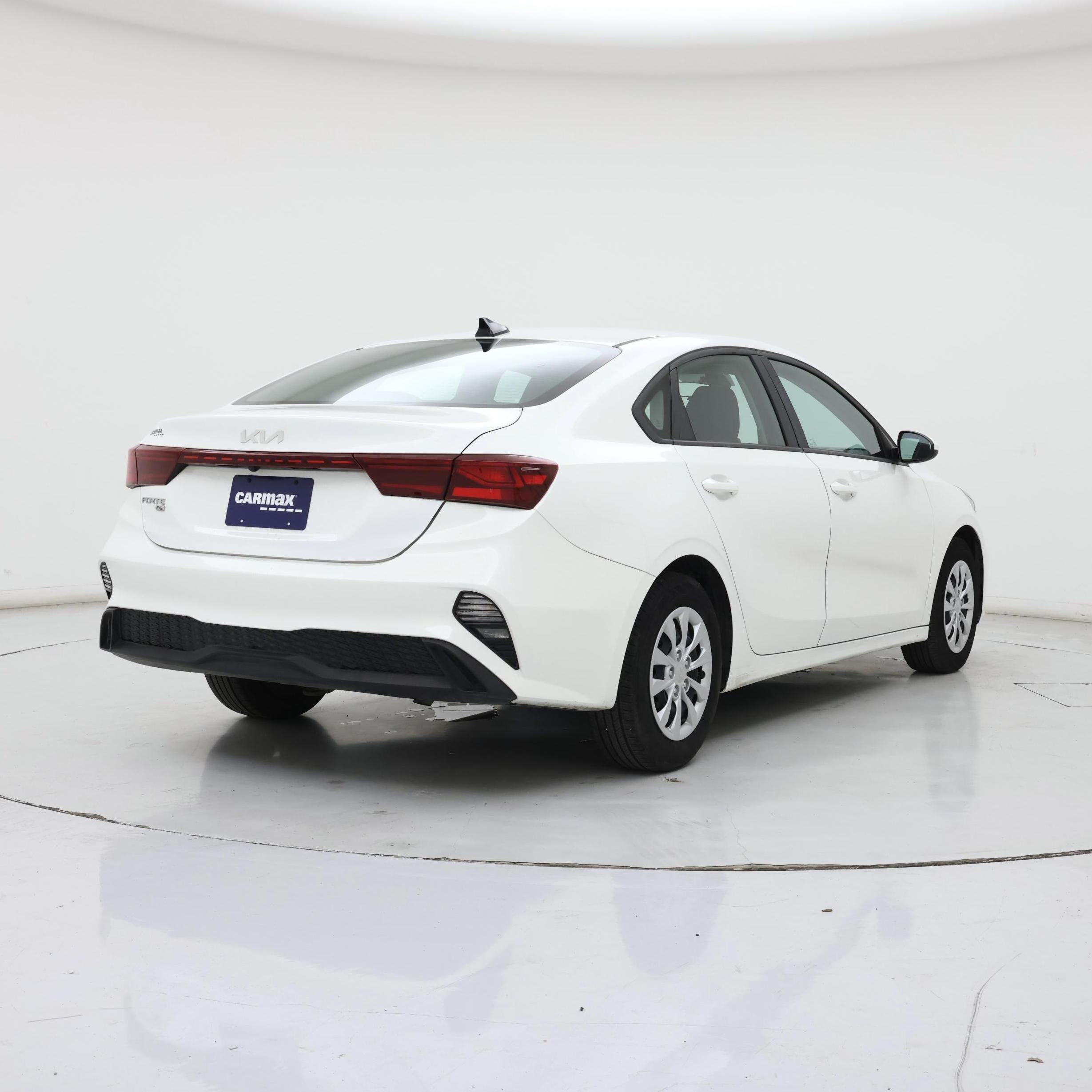 Thumbnail: 2024 Kia Forte - 8