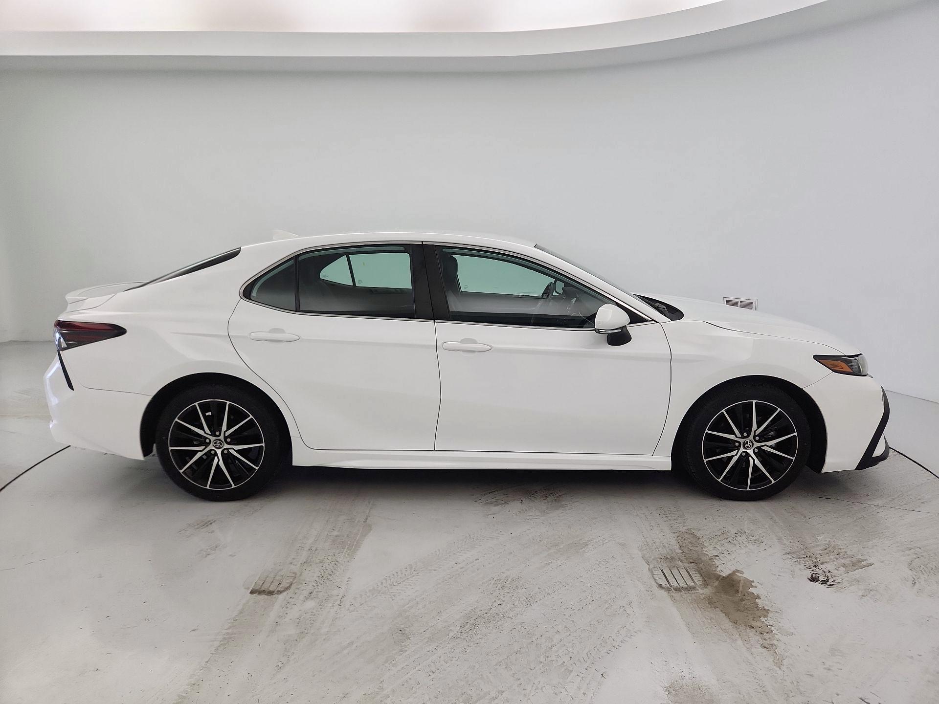 Thumbnail: 2023 Toyota Camry - 4